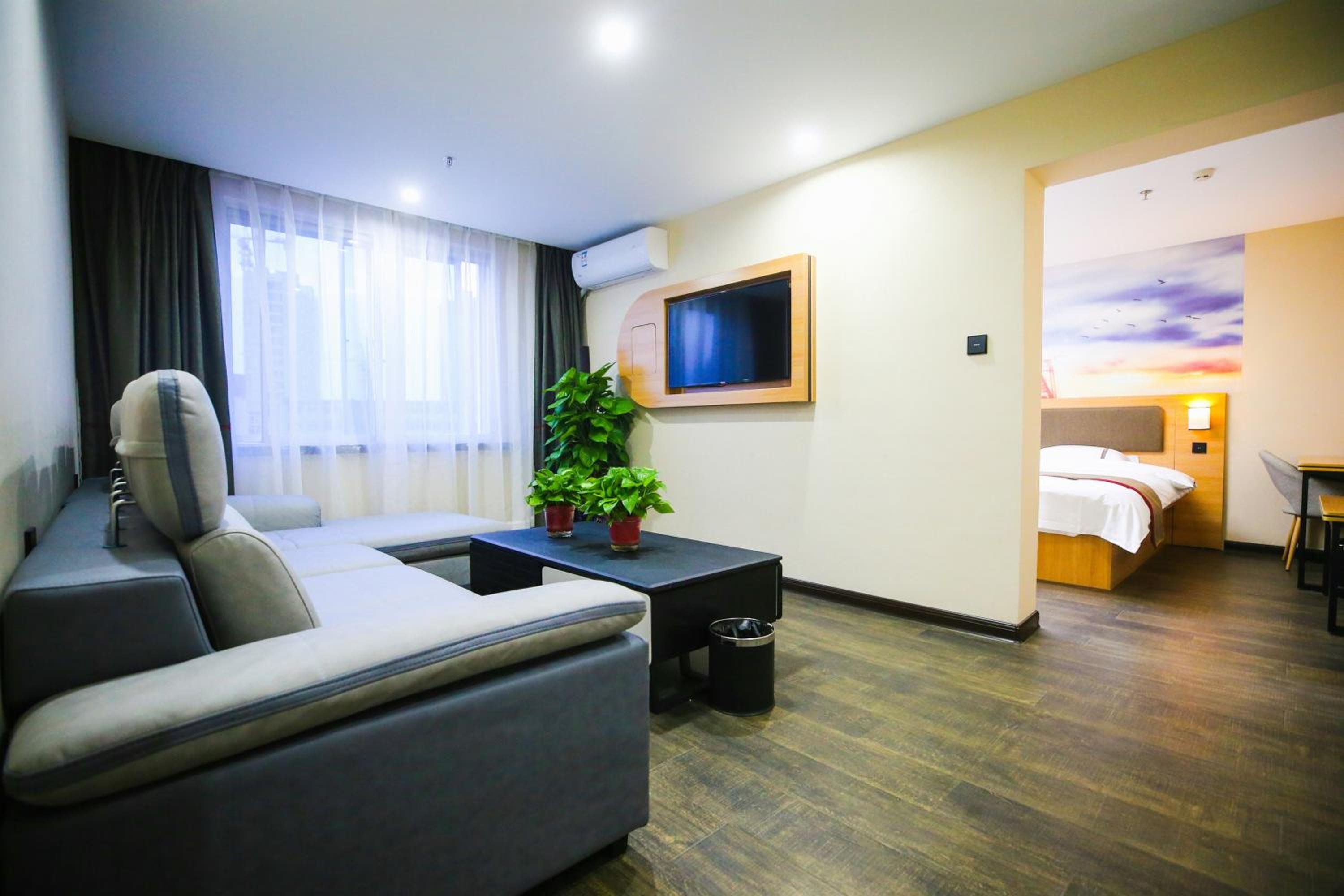 Business Suite photo 1