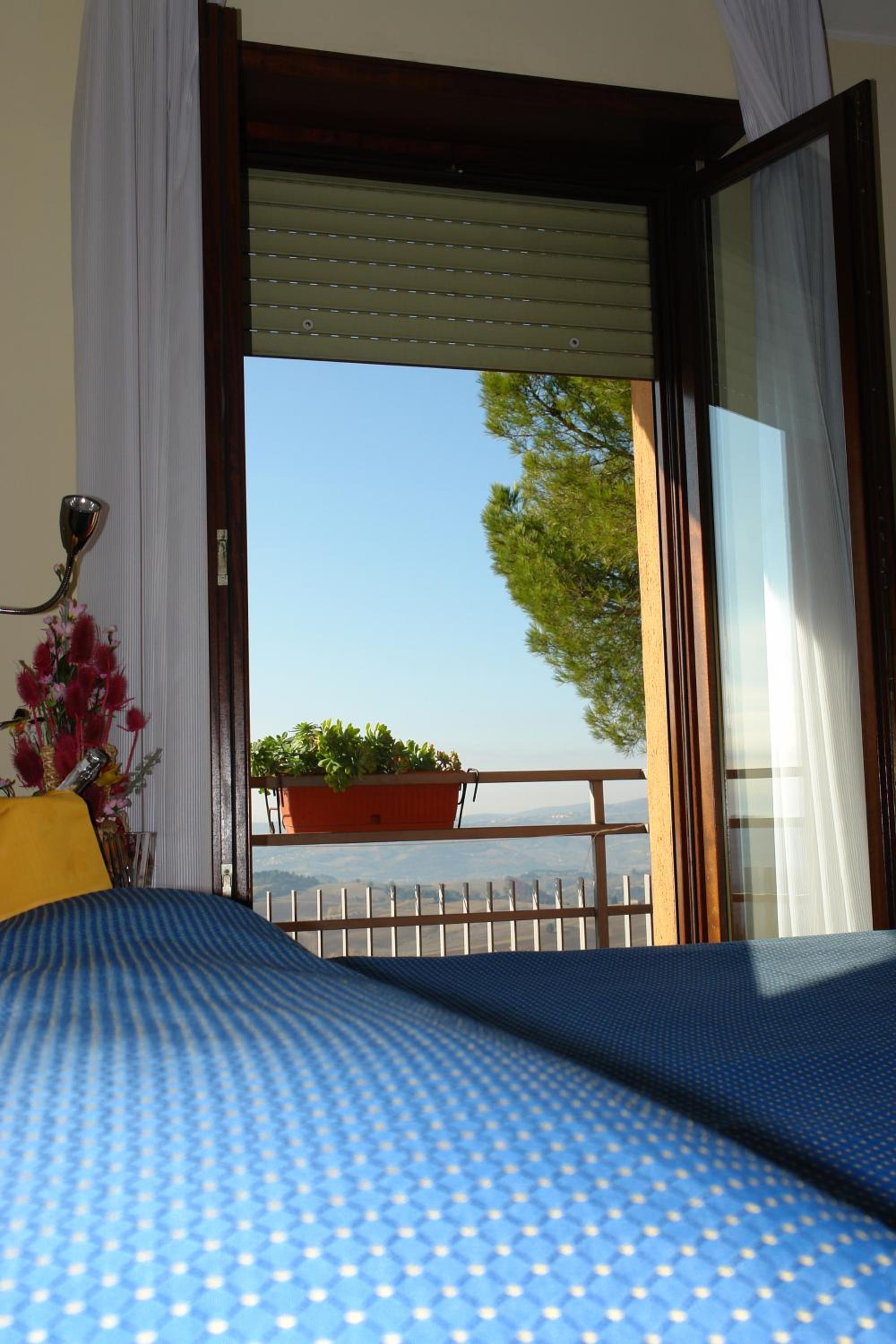 Double Room - Photo 3