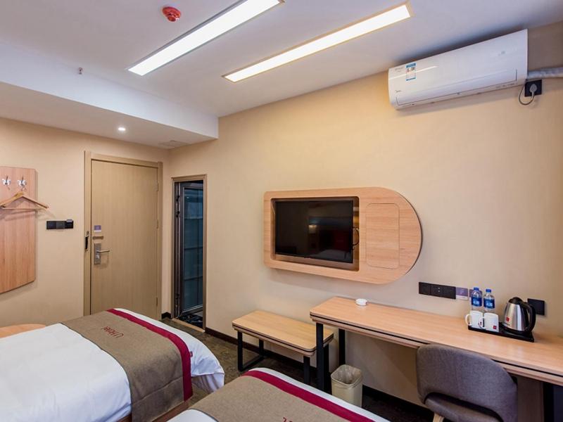 Deluxe Twin Room photo 2