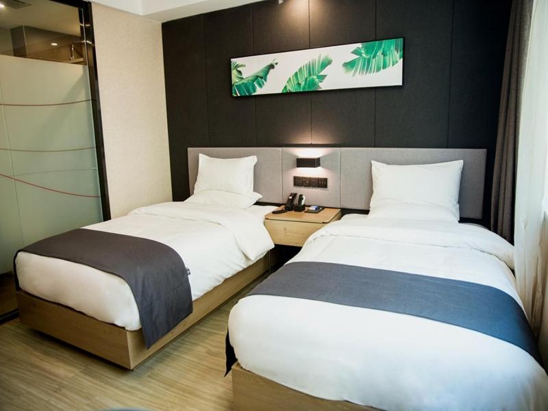 Standard Twin Room photo 2