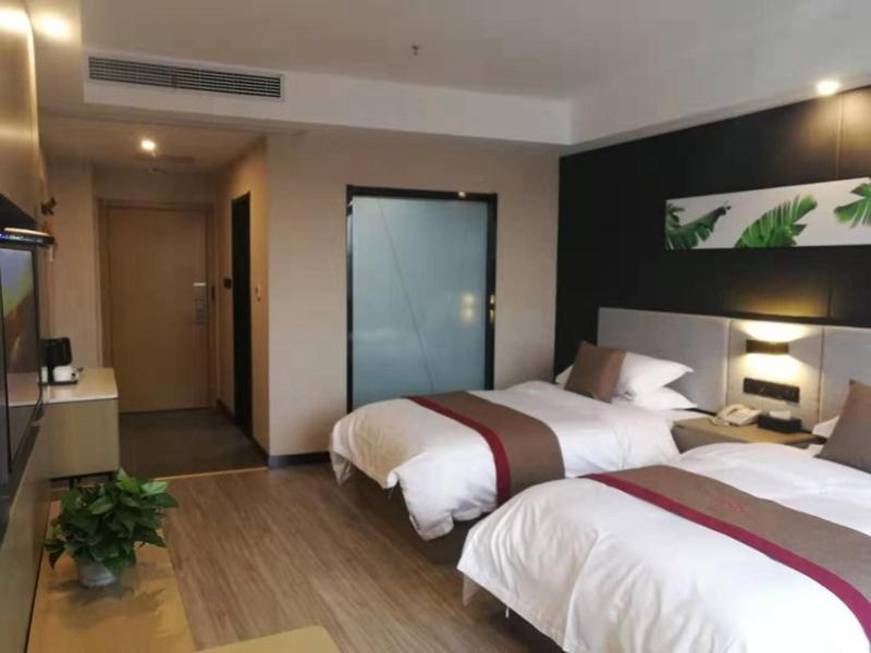 Premium Twin Room photo 3