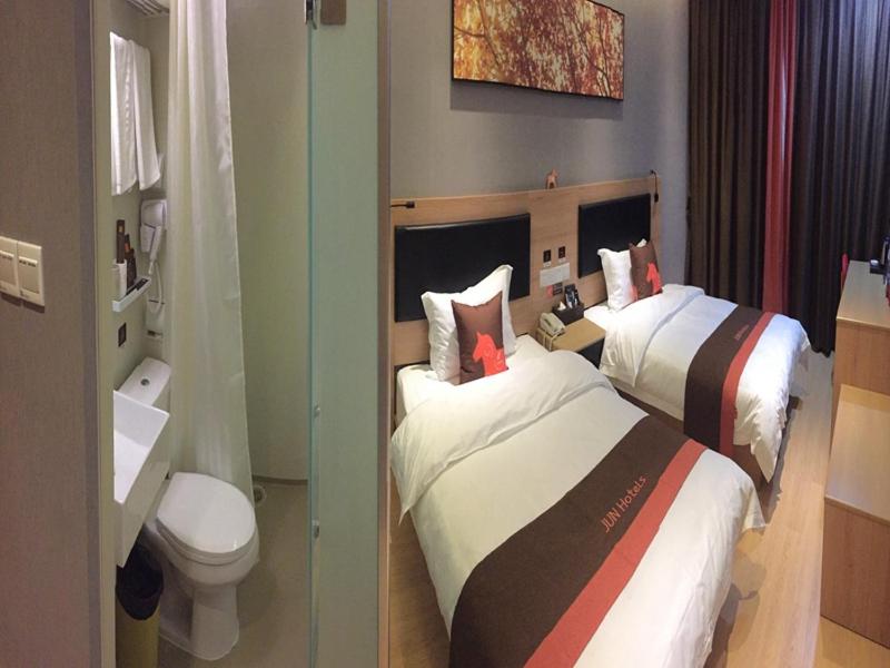 Standard Twin Room photo 3