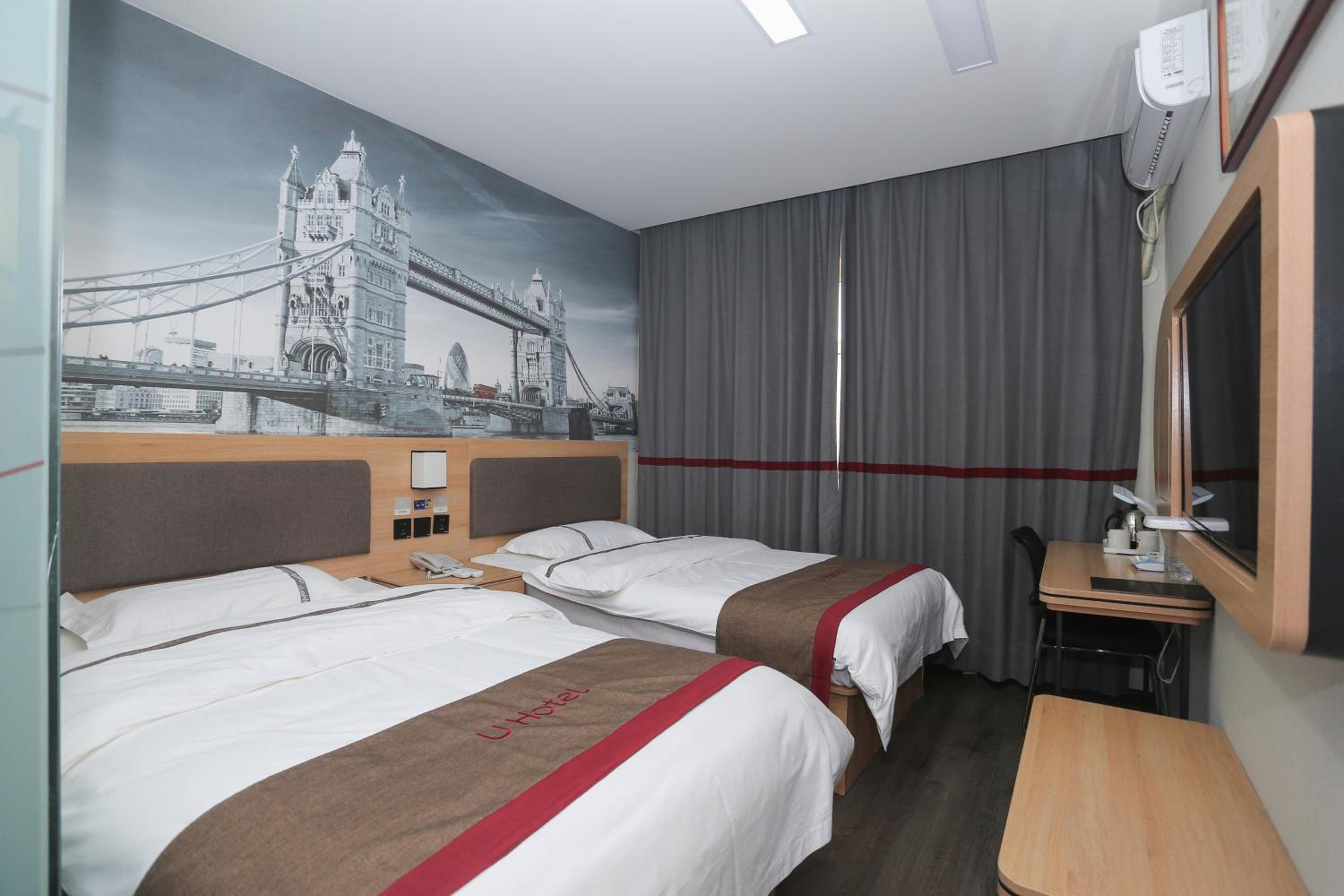 Standard Twin Room photo 2