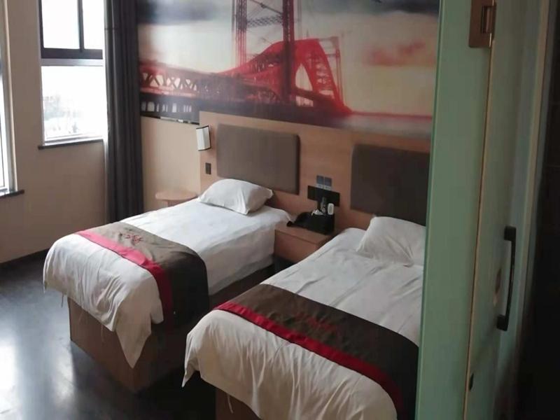 Standard Twin Room photo 1