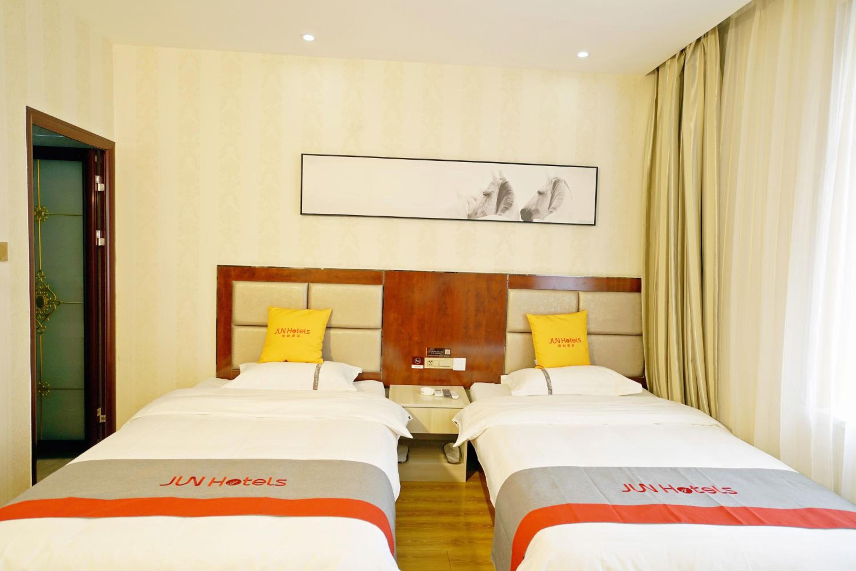 Superior Twin Room photo 3