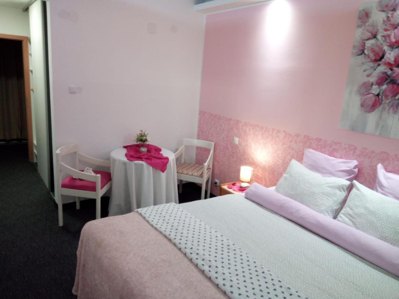 Double or Twin Room photo 3