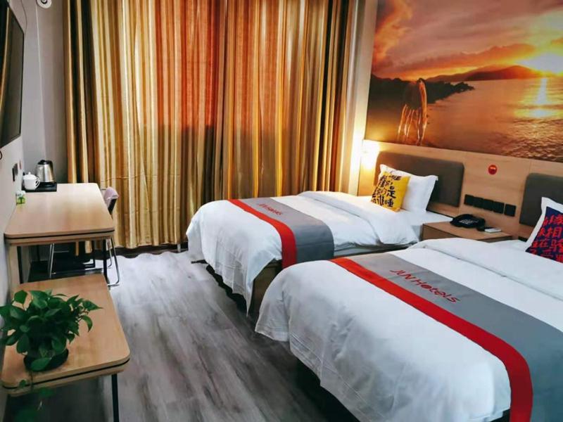 Standard Twin Room photo 3