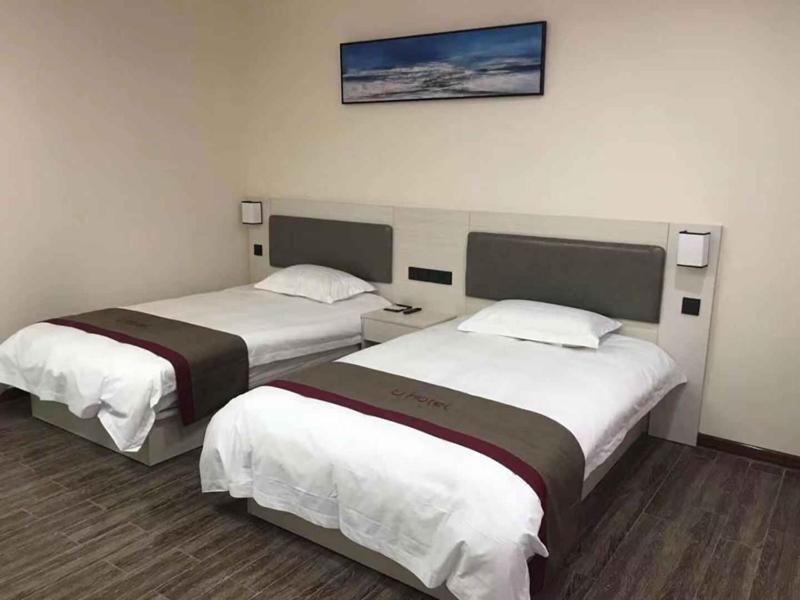 Business Twin Room photo 2