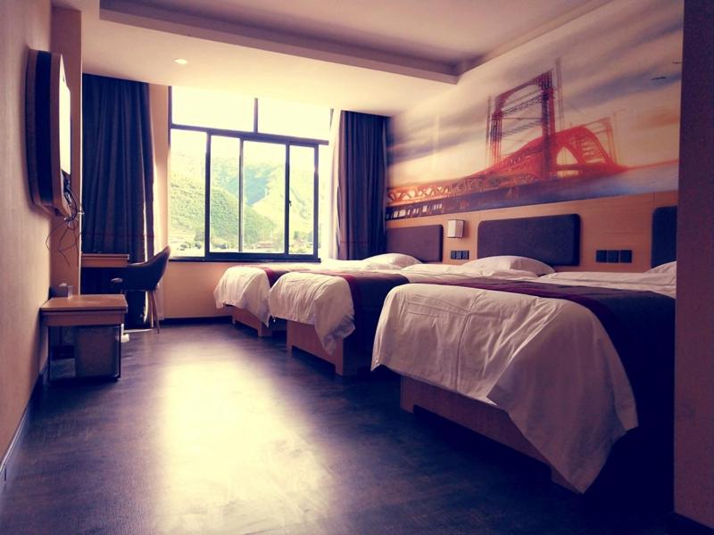Deluxe Triple Room photo 3