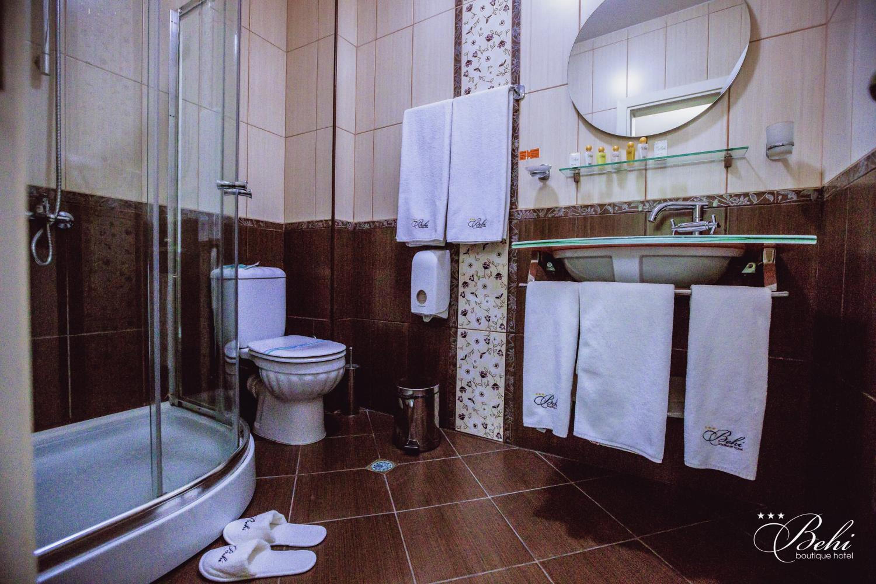 Twin Room - Photo 12