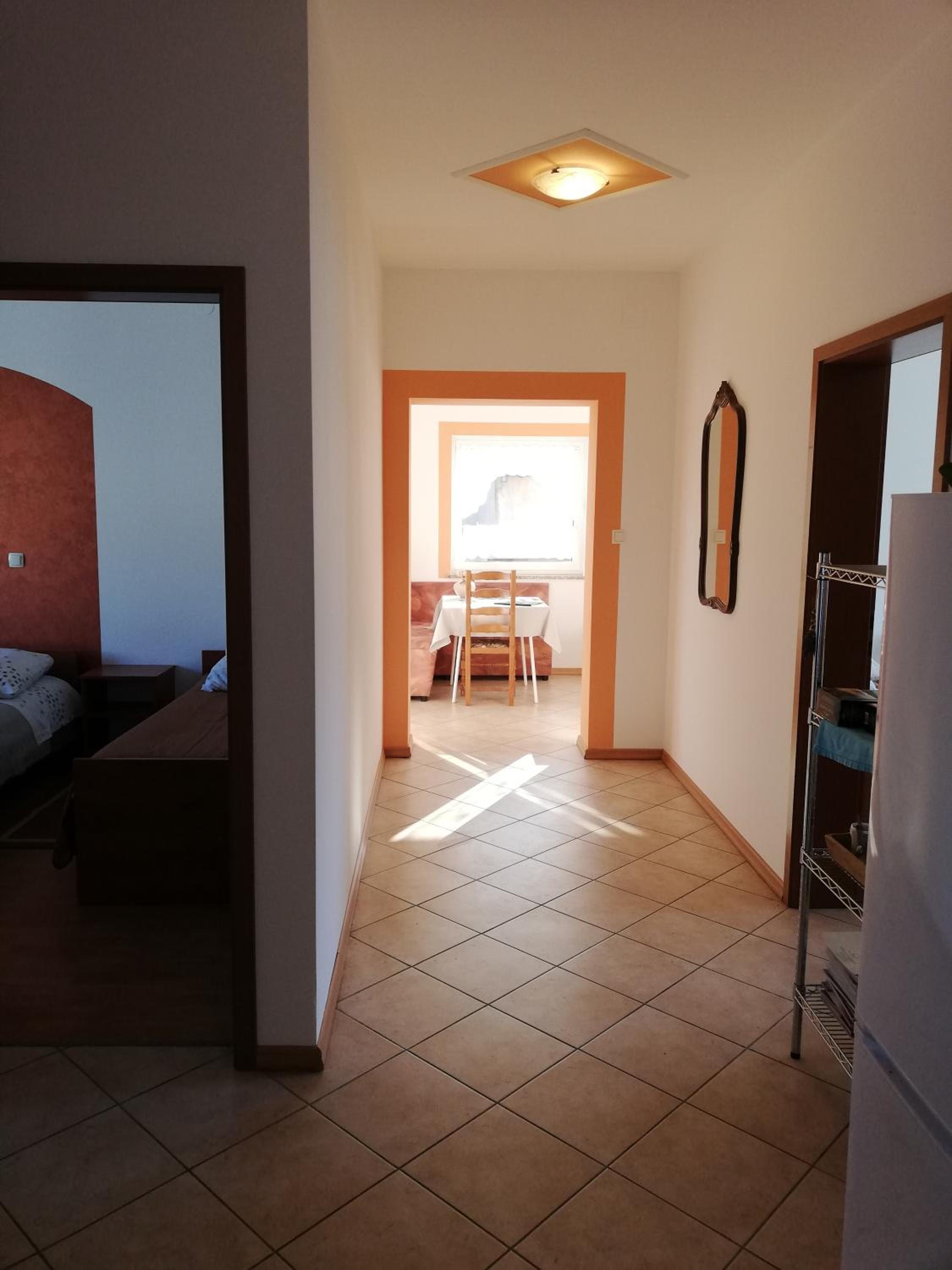 Double or Twin Room with Private Bathroom - Photo 8