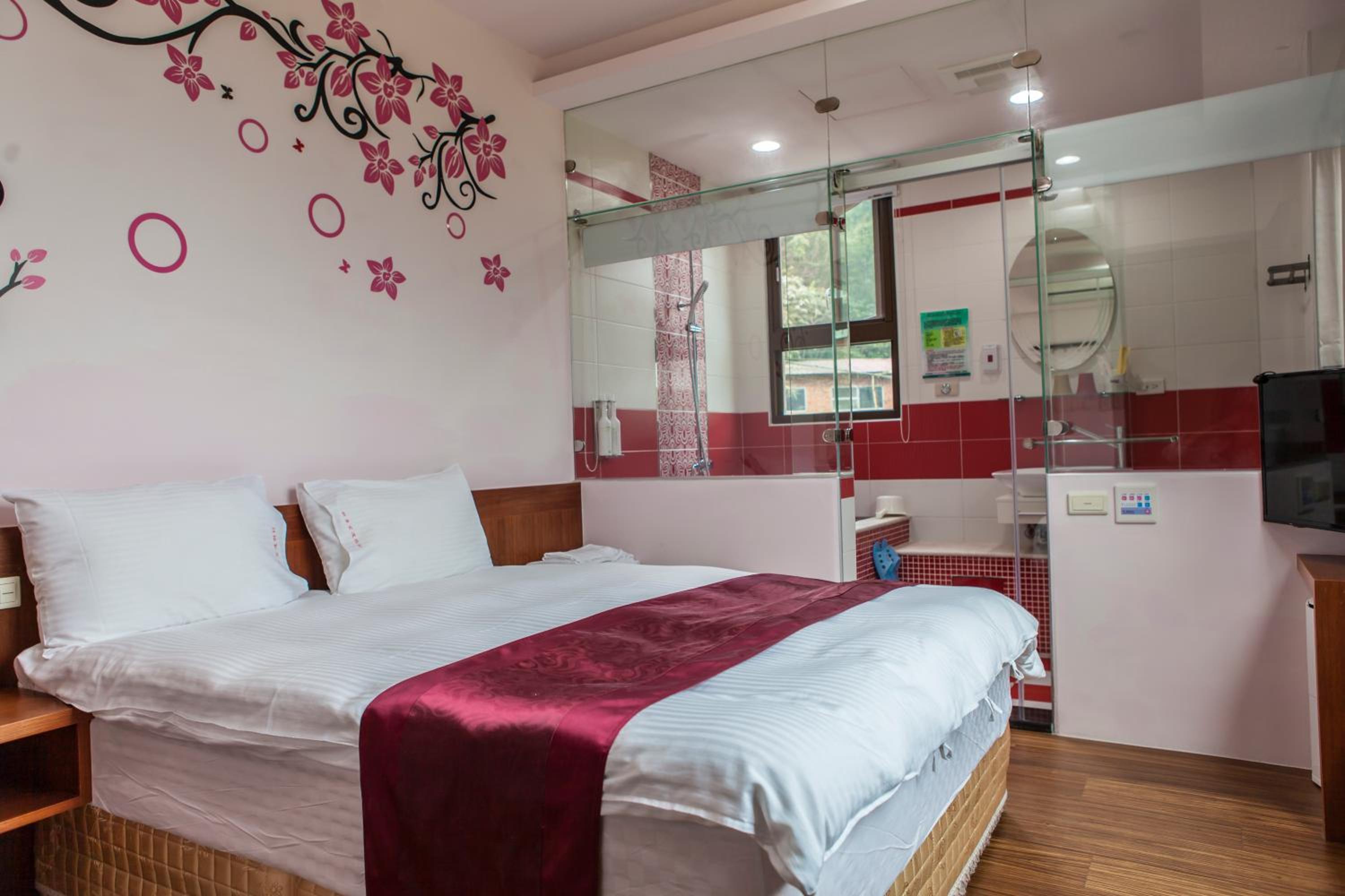 Double Room with Spa Bath photo 1