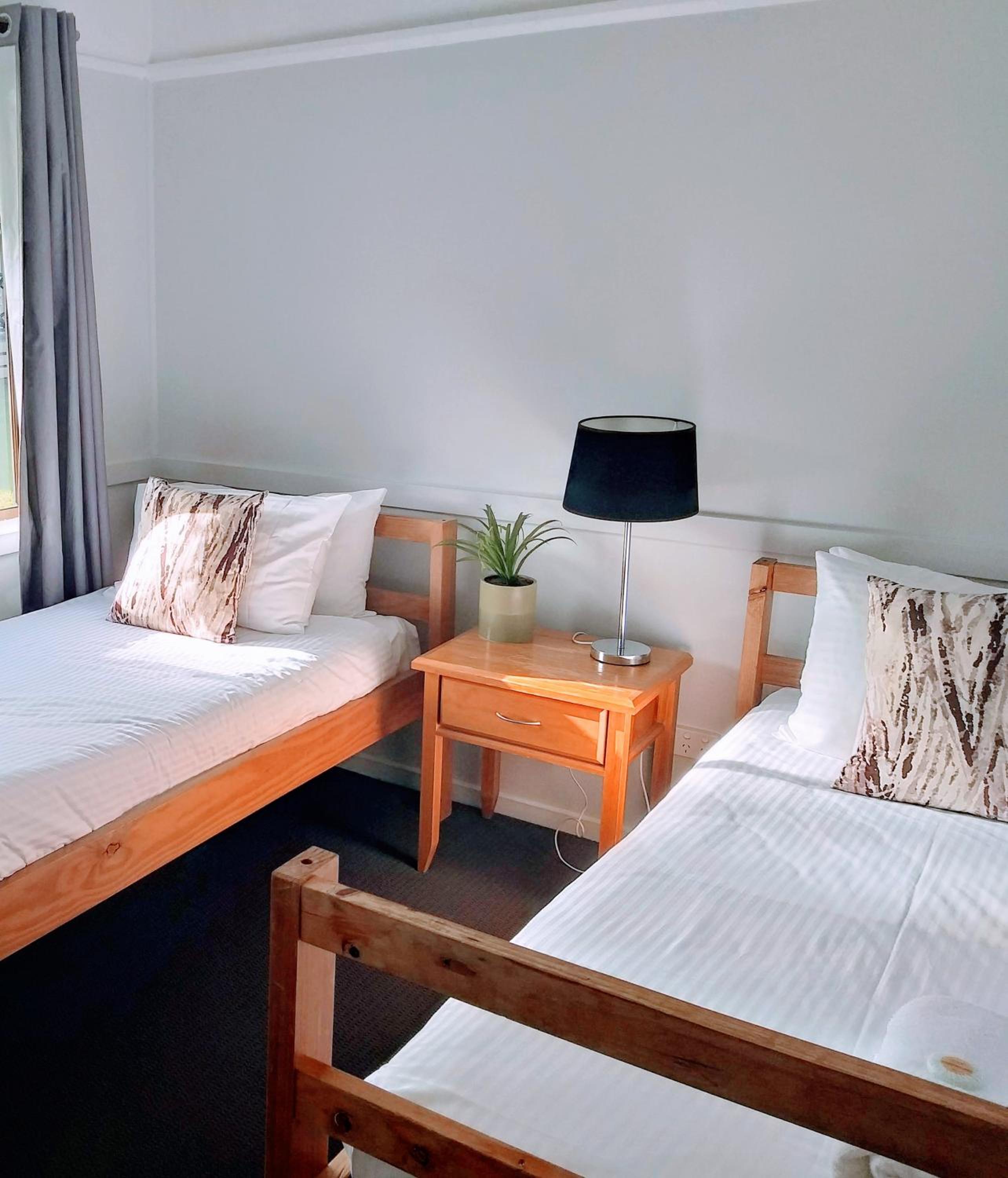 Basic Three-Bedroom Cottage - Photo 4