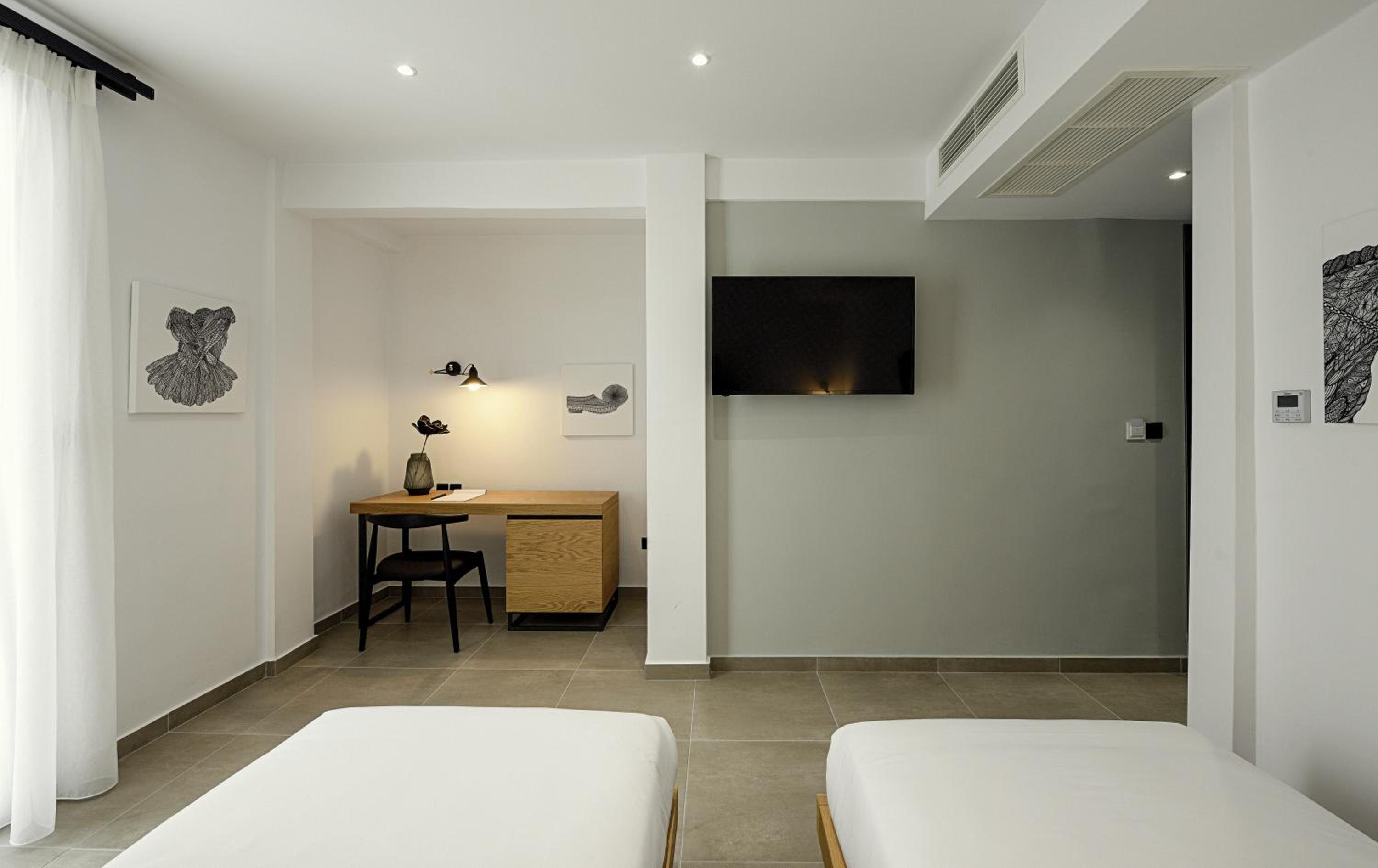 Standard Double or Twin Room - Photo 6
