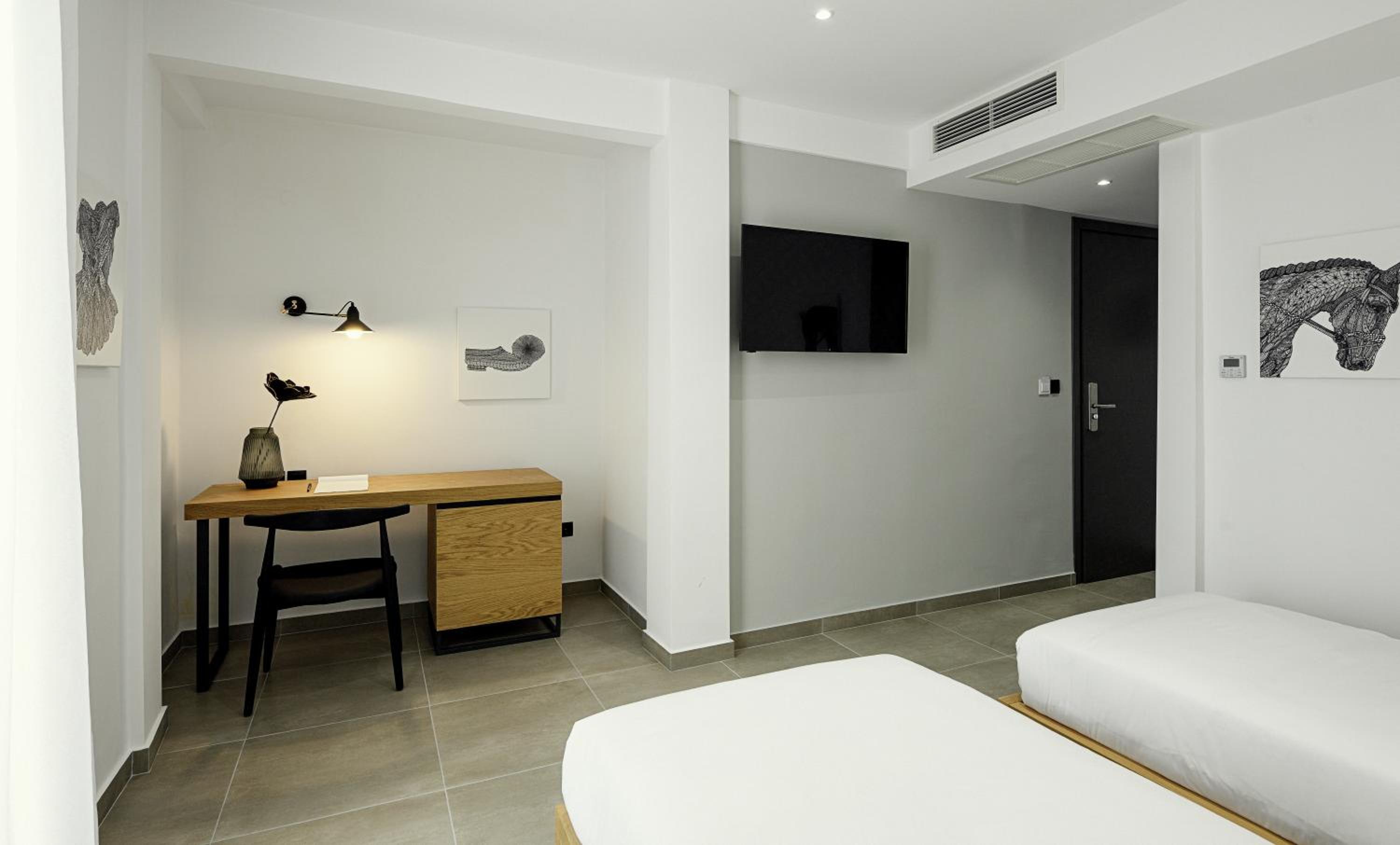 Standard Double or Twin Room - Photo 2