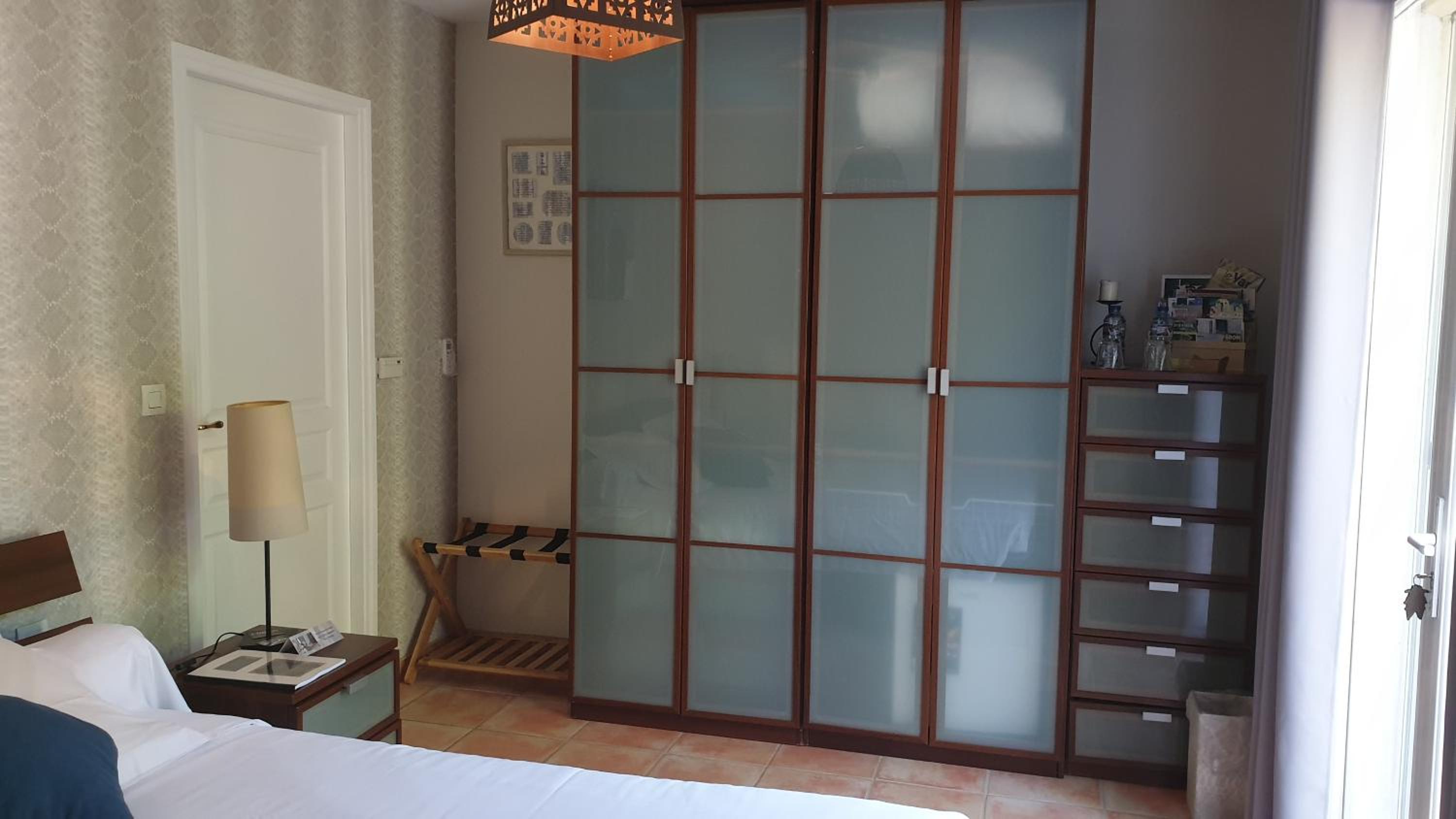 Deluxe Room - Photo 8