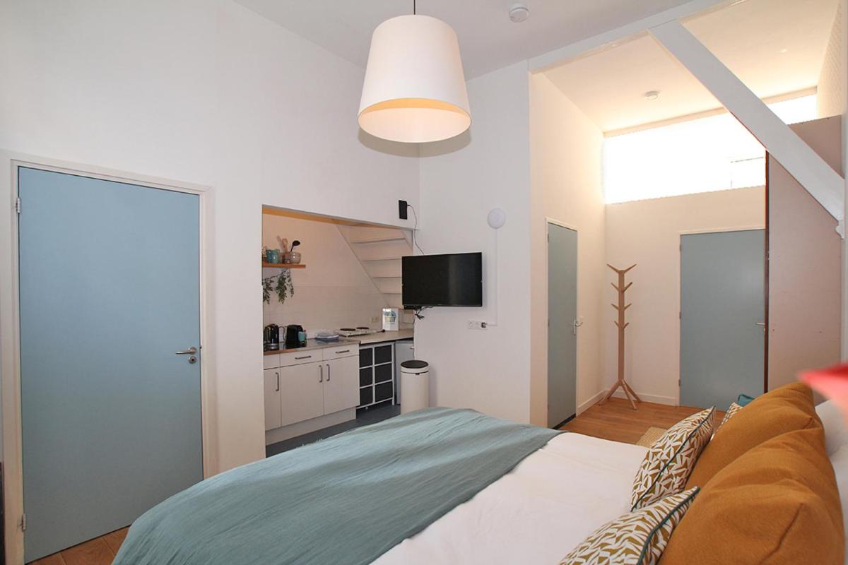 One-Bedroom Apartment 05 - Photo 11