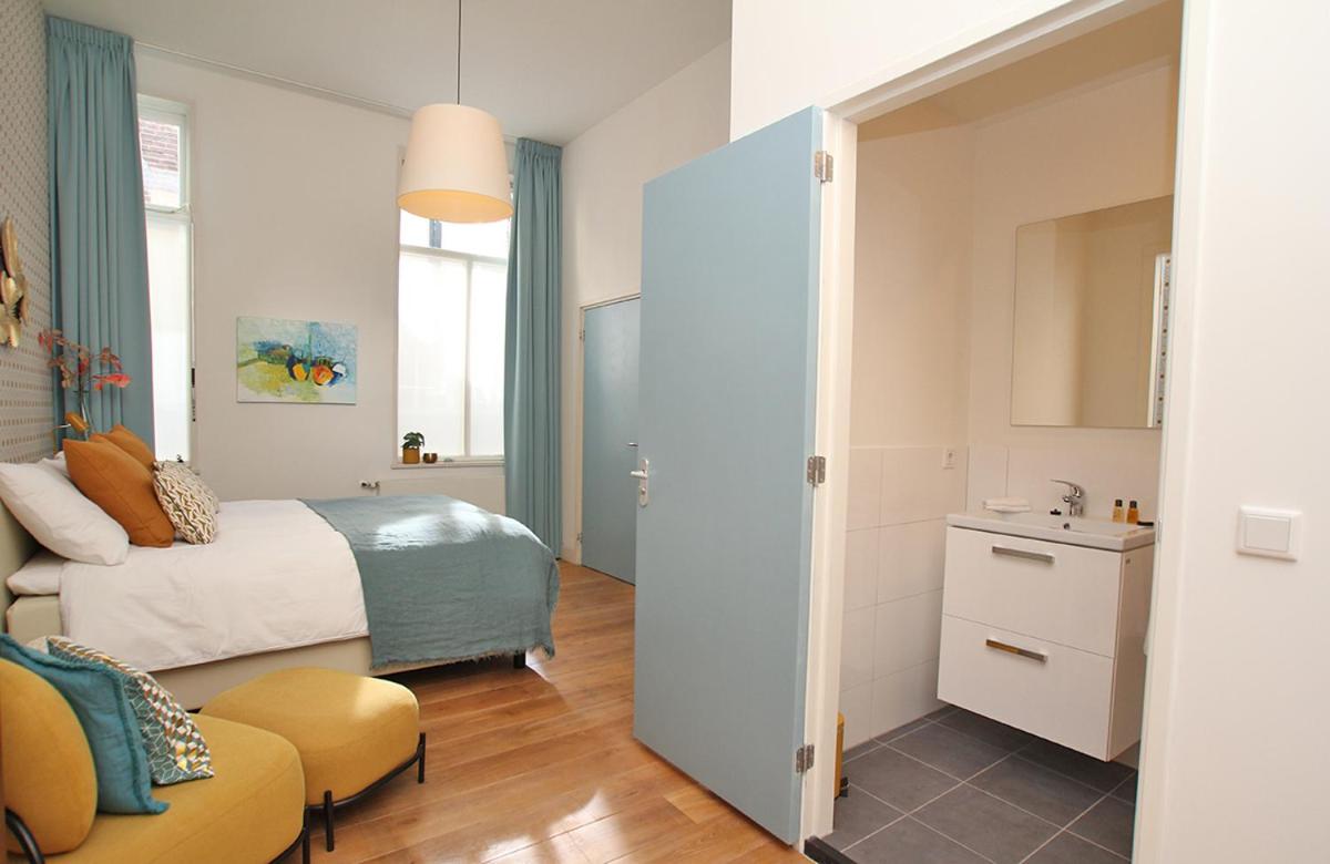 One-Bedroom Apartment 05 - Photo 1