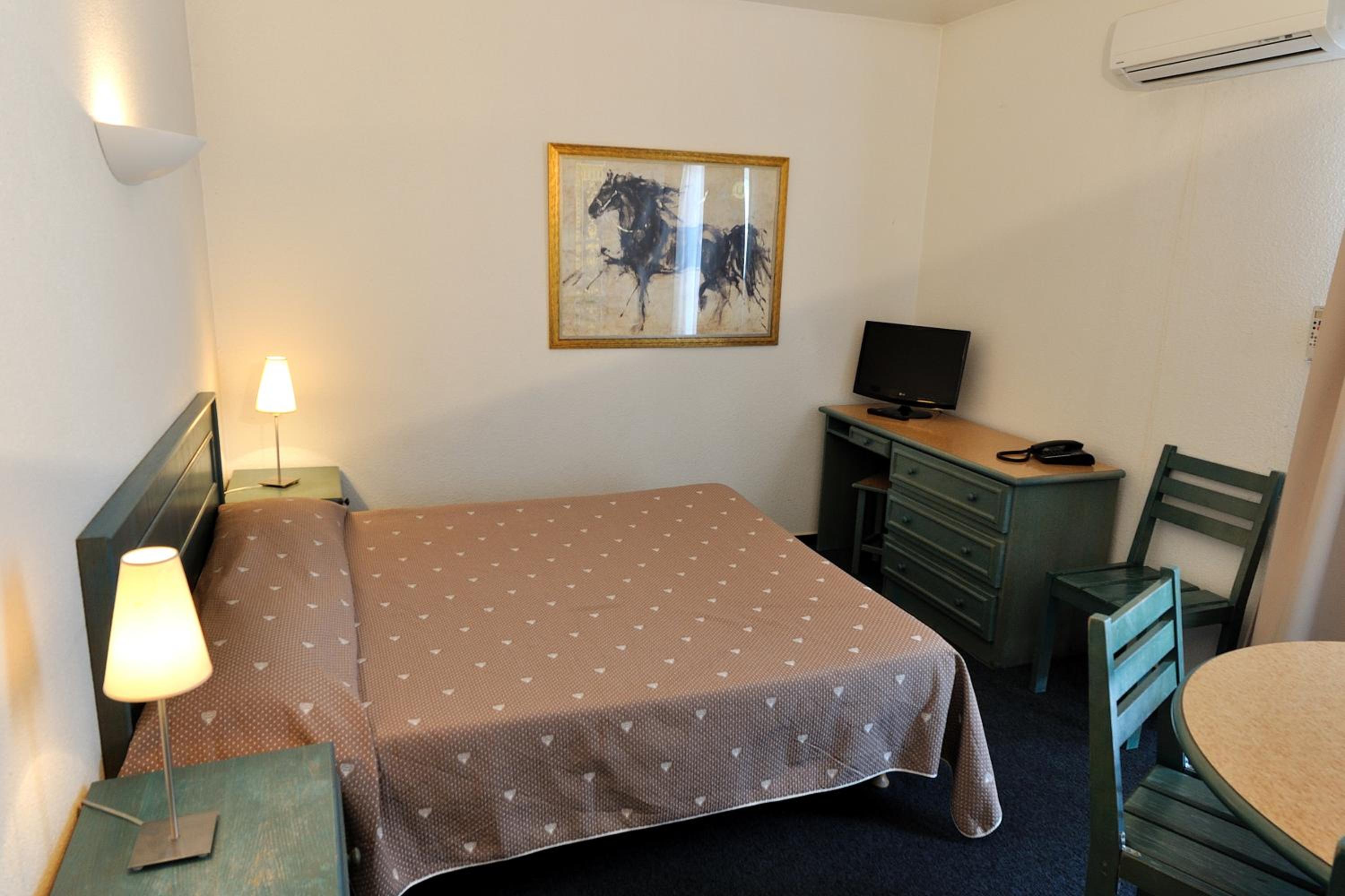 Economy Studio (2 Adults) - Photo 1