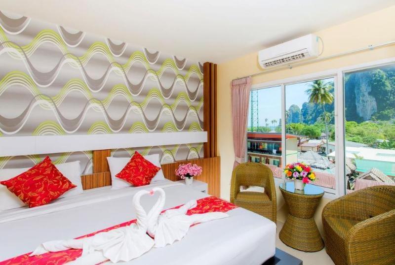 Deluxe Double Room with Balcony - Photo 2