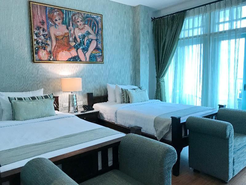 Premium Deluxe 2 Twin City View with Balcony - Photo 17