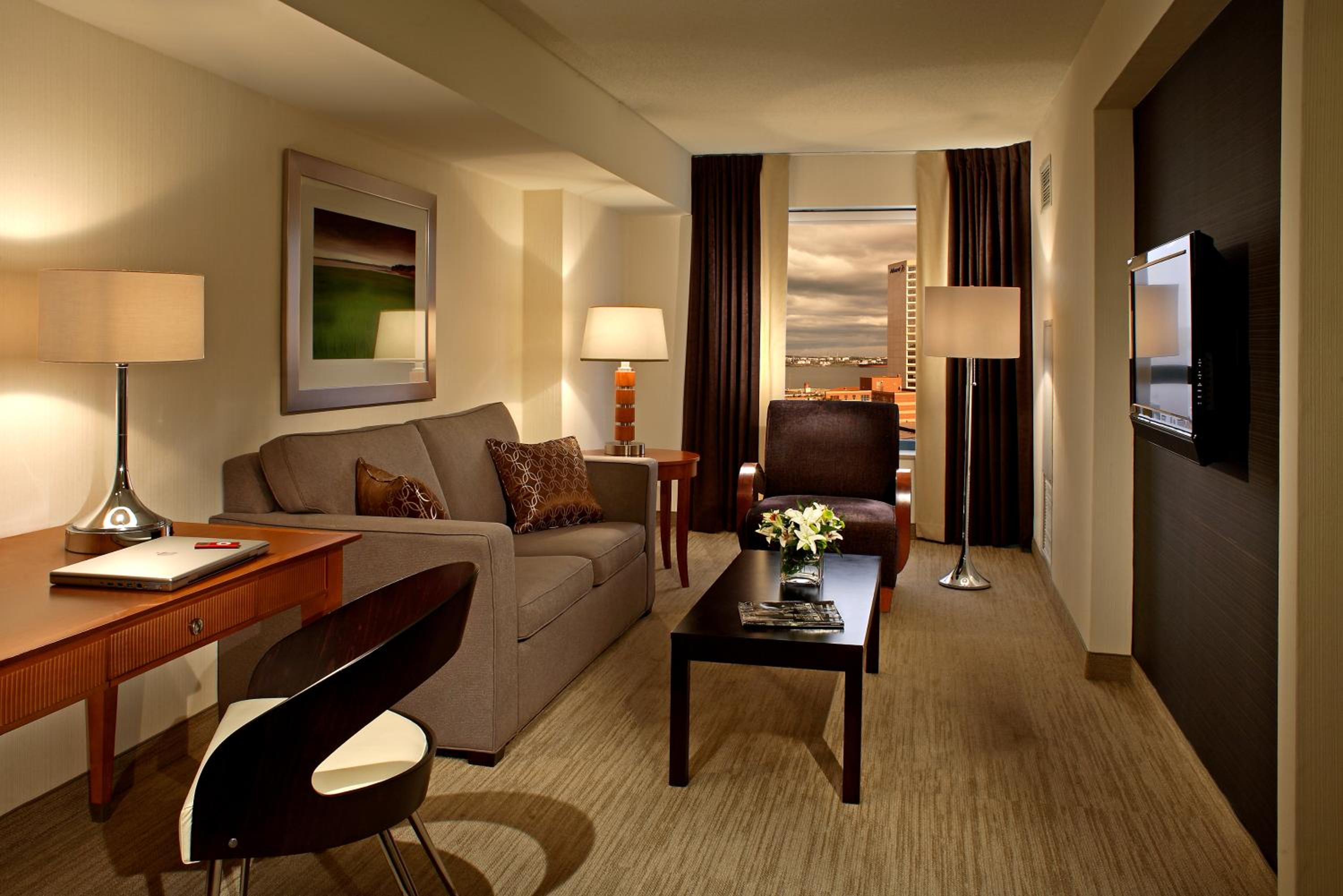 One-Bedroom Suite with Two Double Beds thumbnail 5