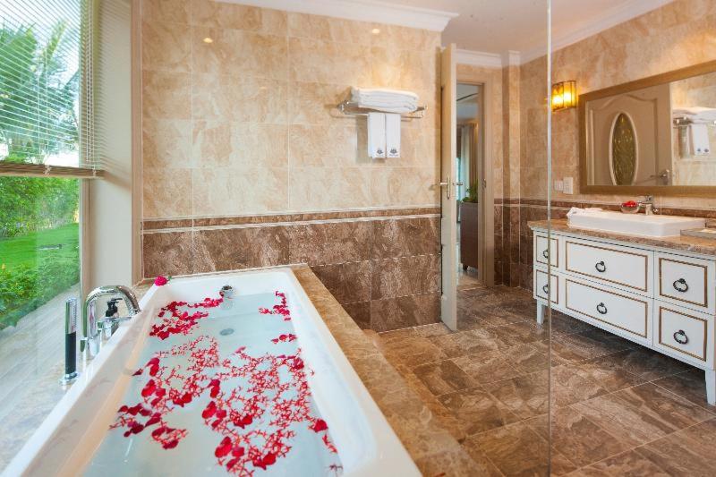 Executive Suite Sea View- Free Jimjibang - Photo 3