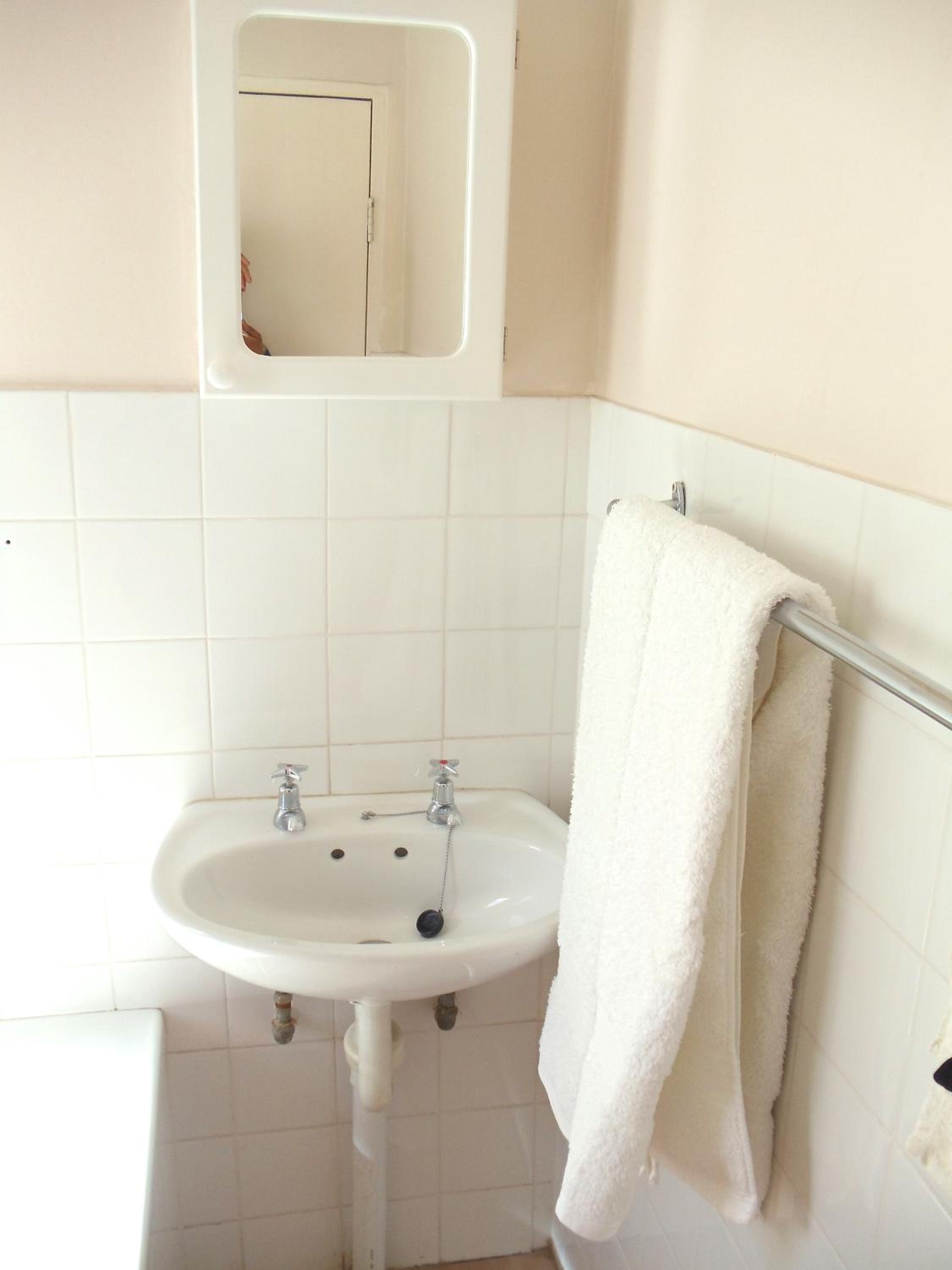 Single Room photo 3