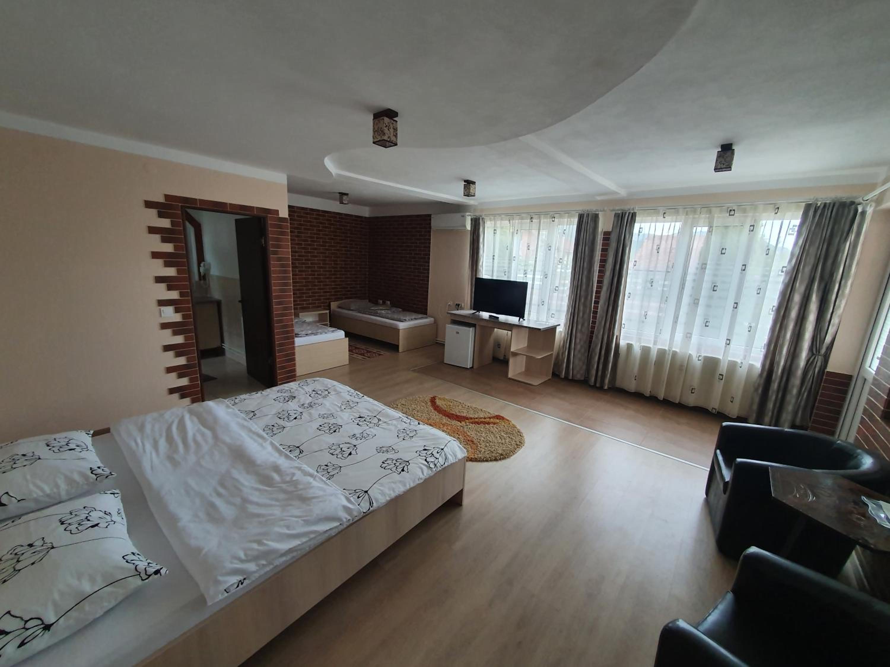 Deluxe Family Room - Photo 4