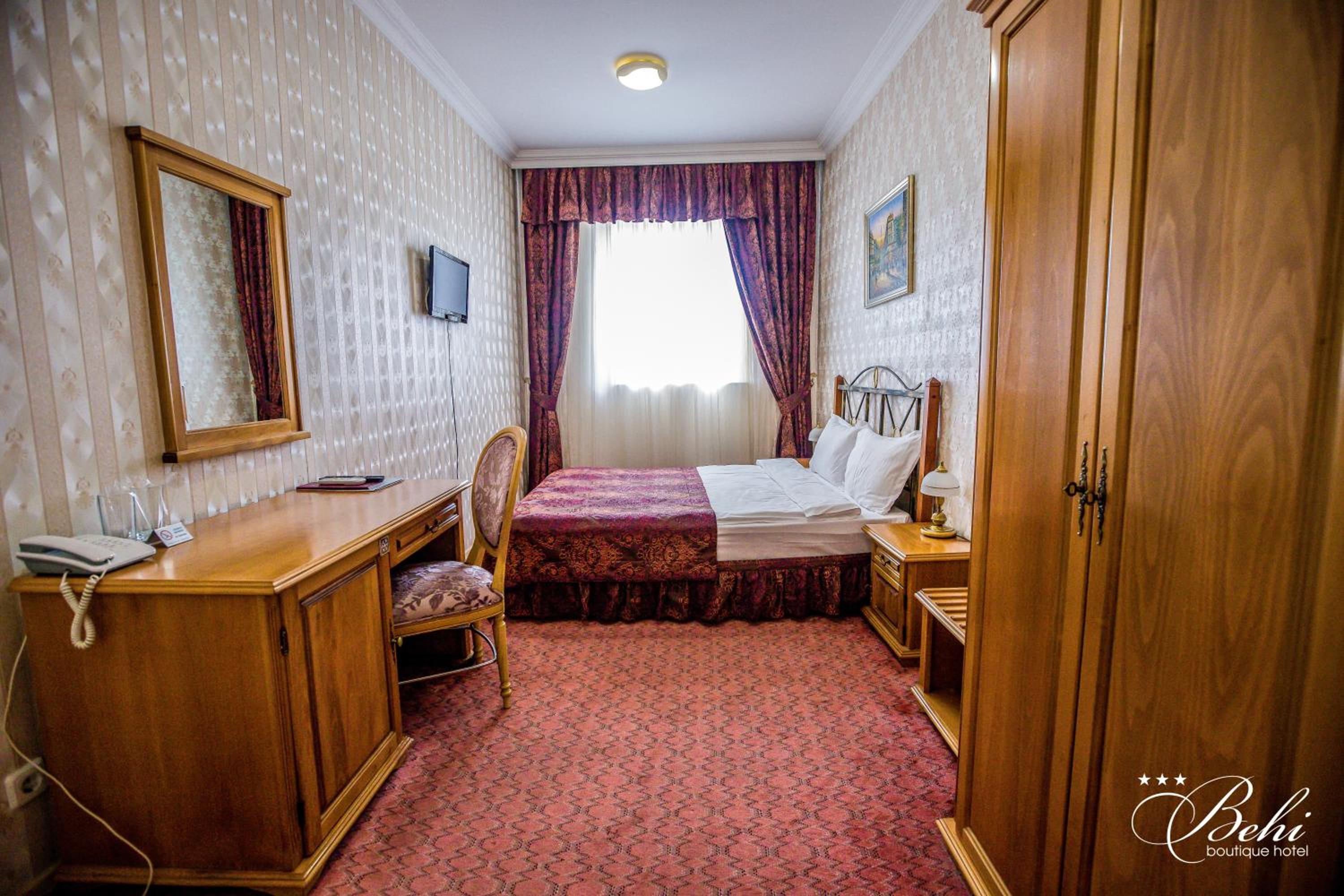 Double Room with Balcony - Photo 5