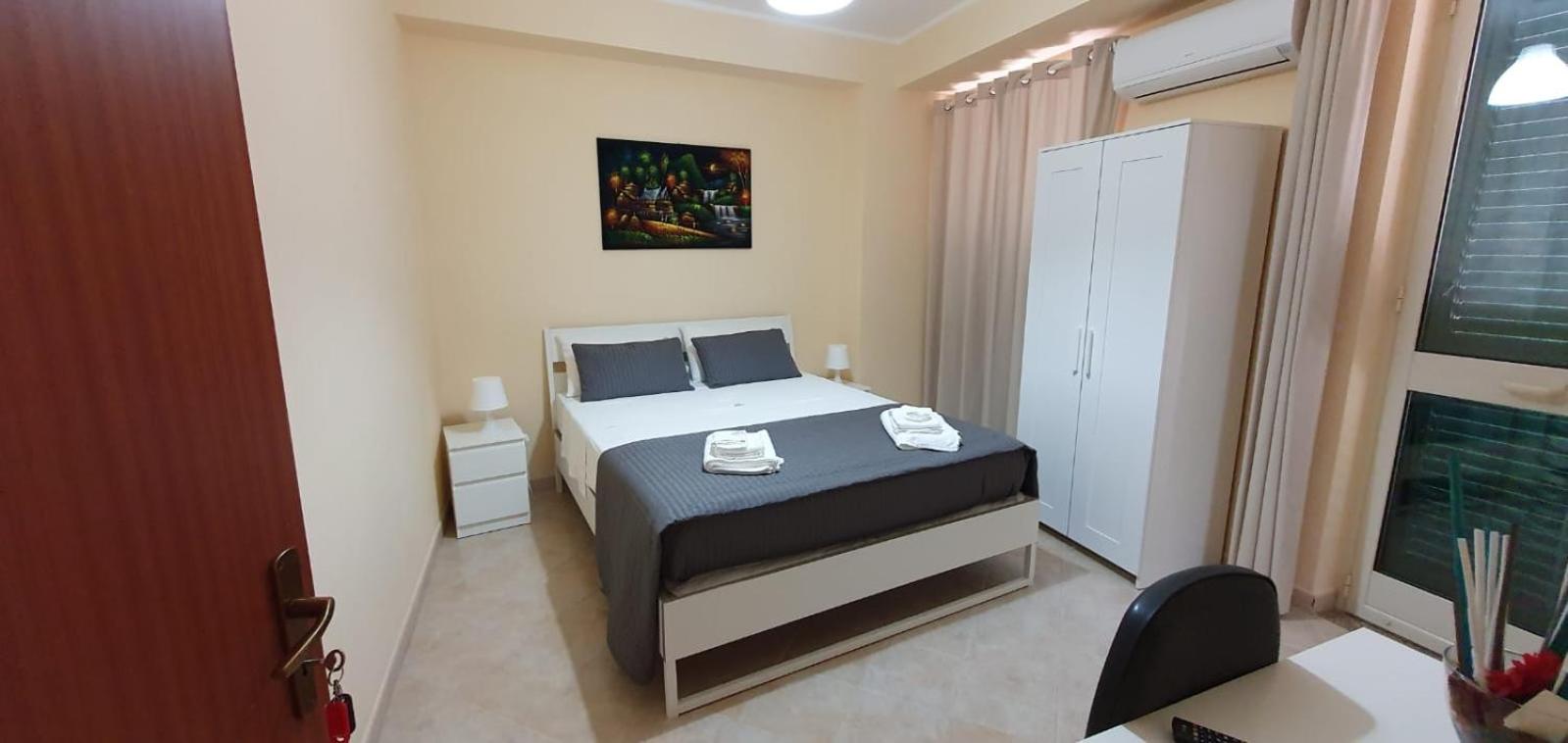 Double Room with Private Bathroom - Photo 1