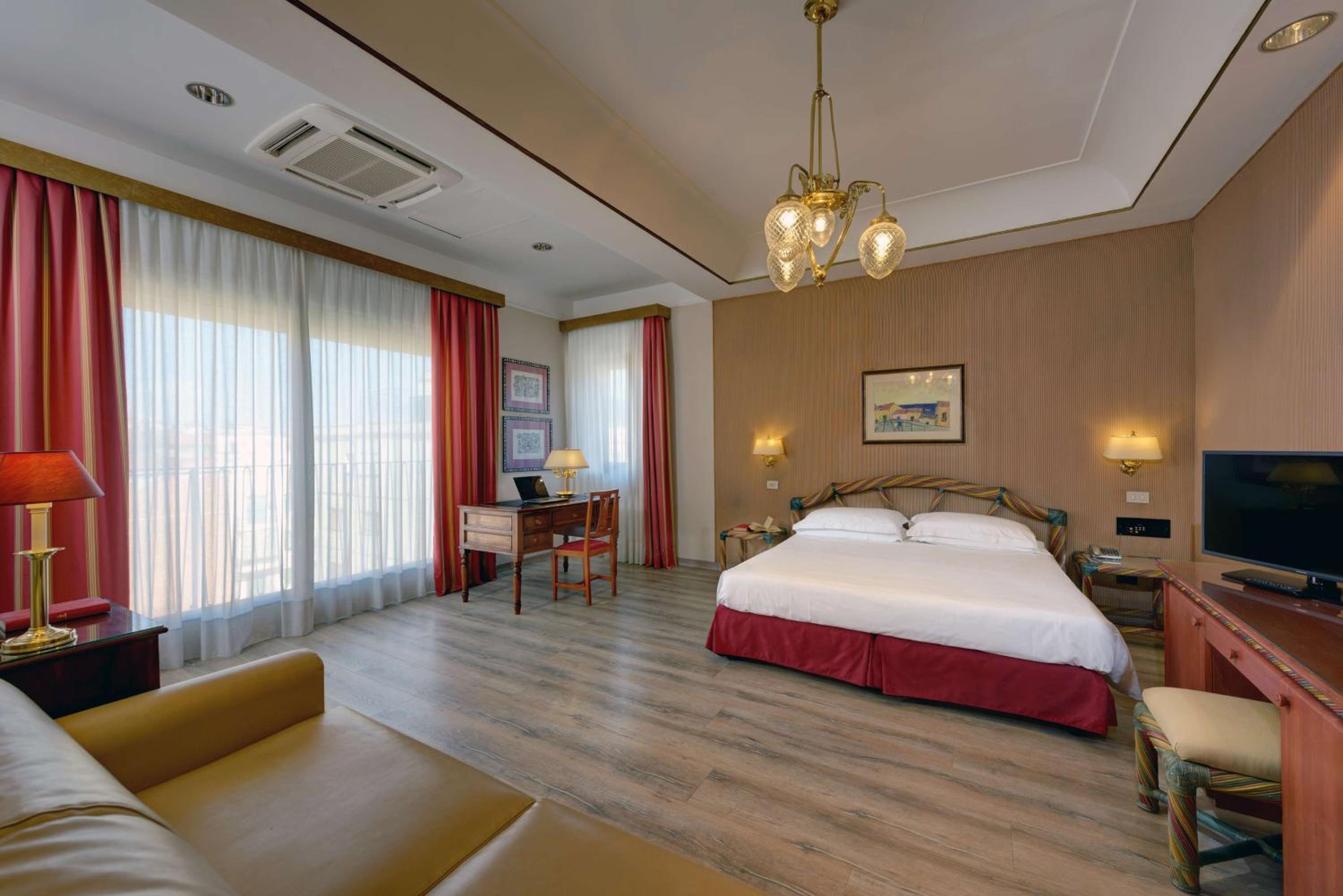 Family King Room with Sofa Bed