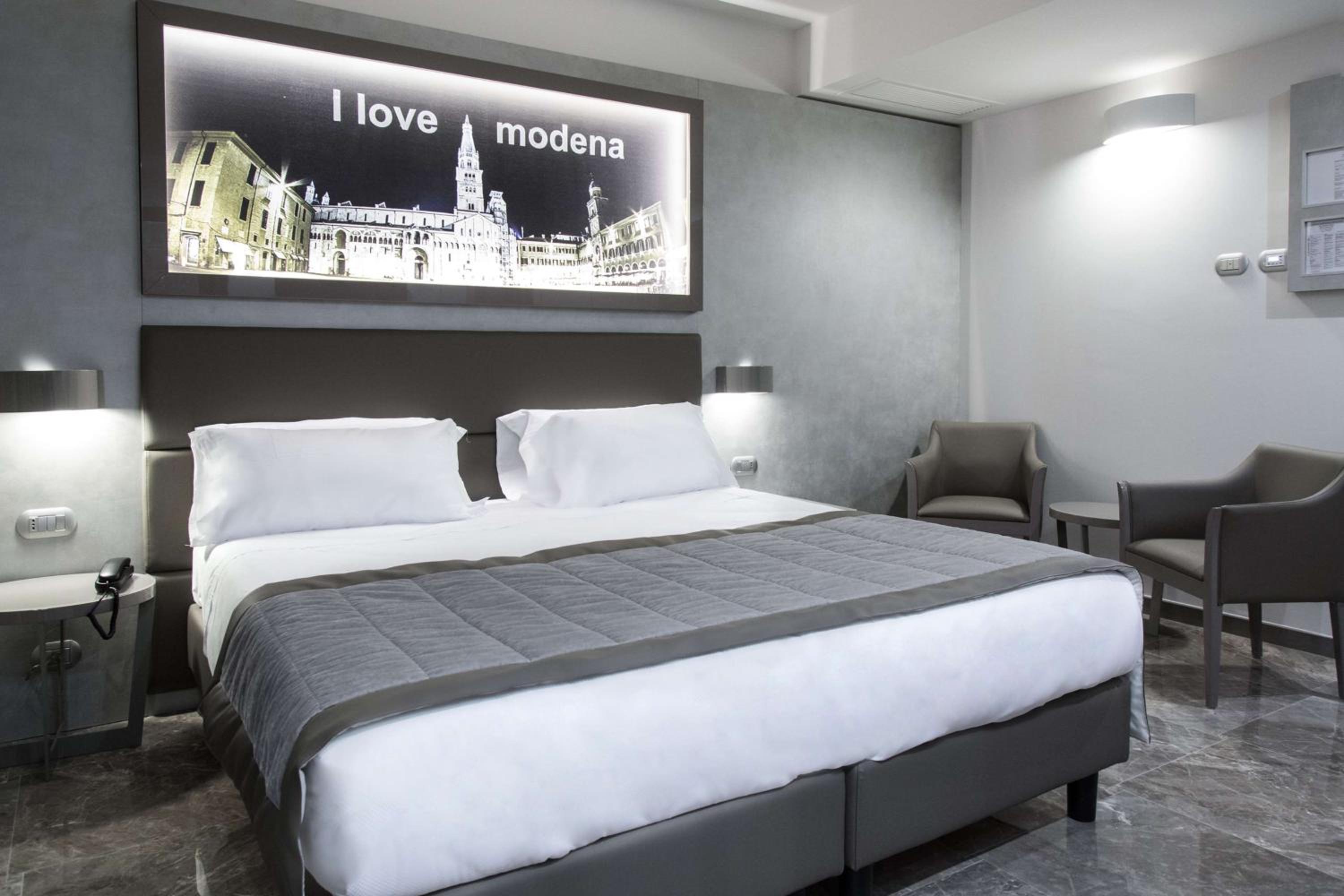 Executive Room - Photo 1