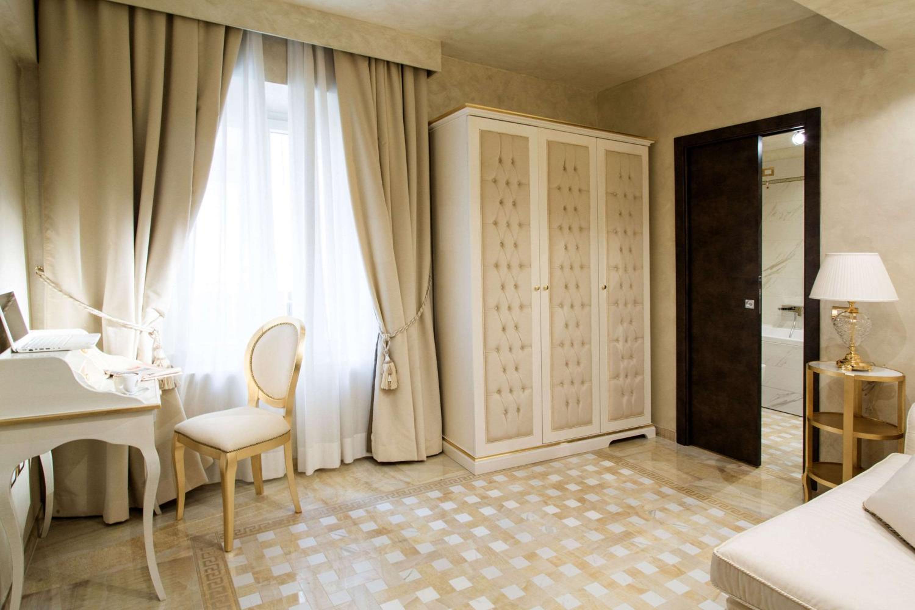 Junior Suite - Photo 9