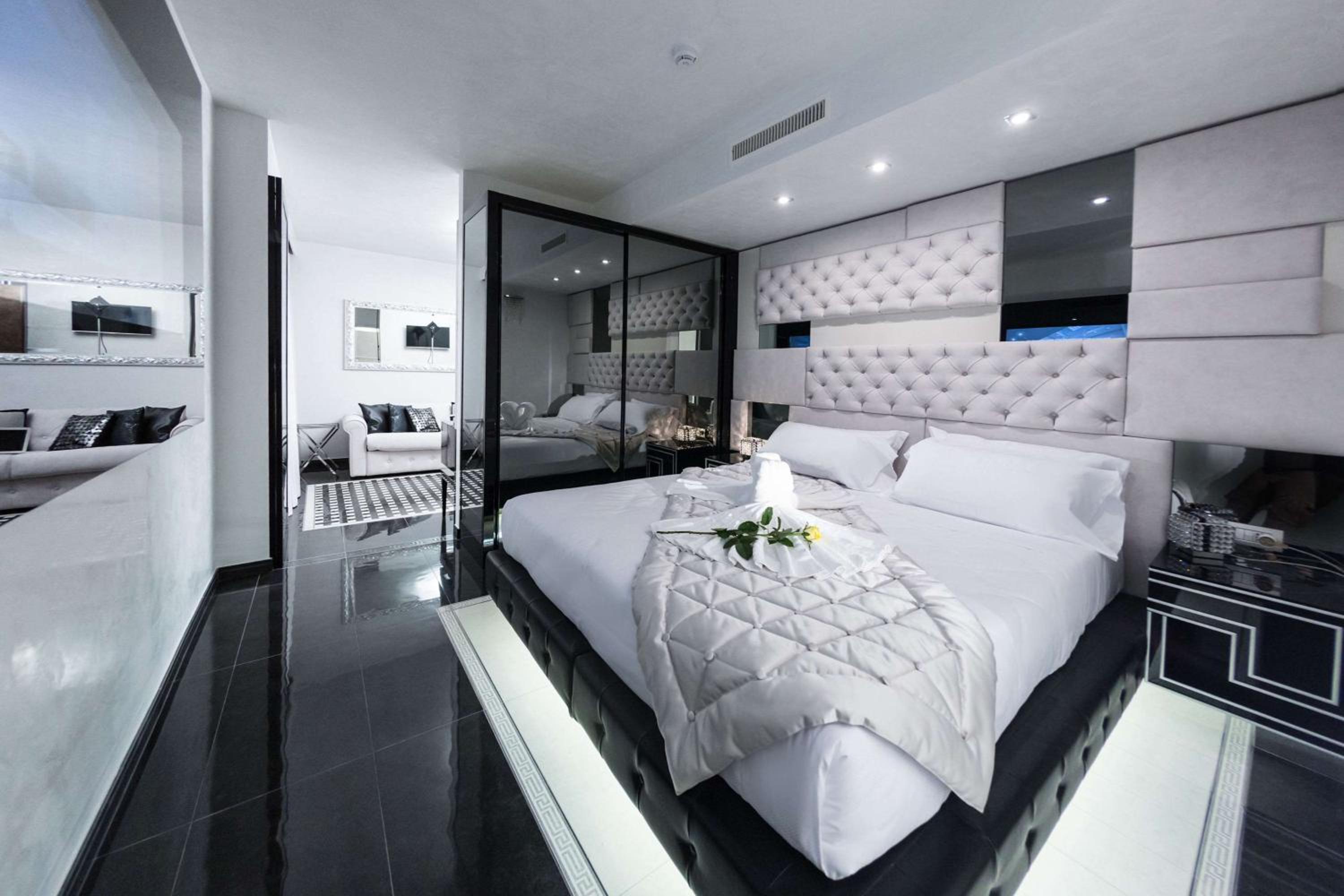 Junior Suite - Photo 1