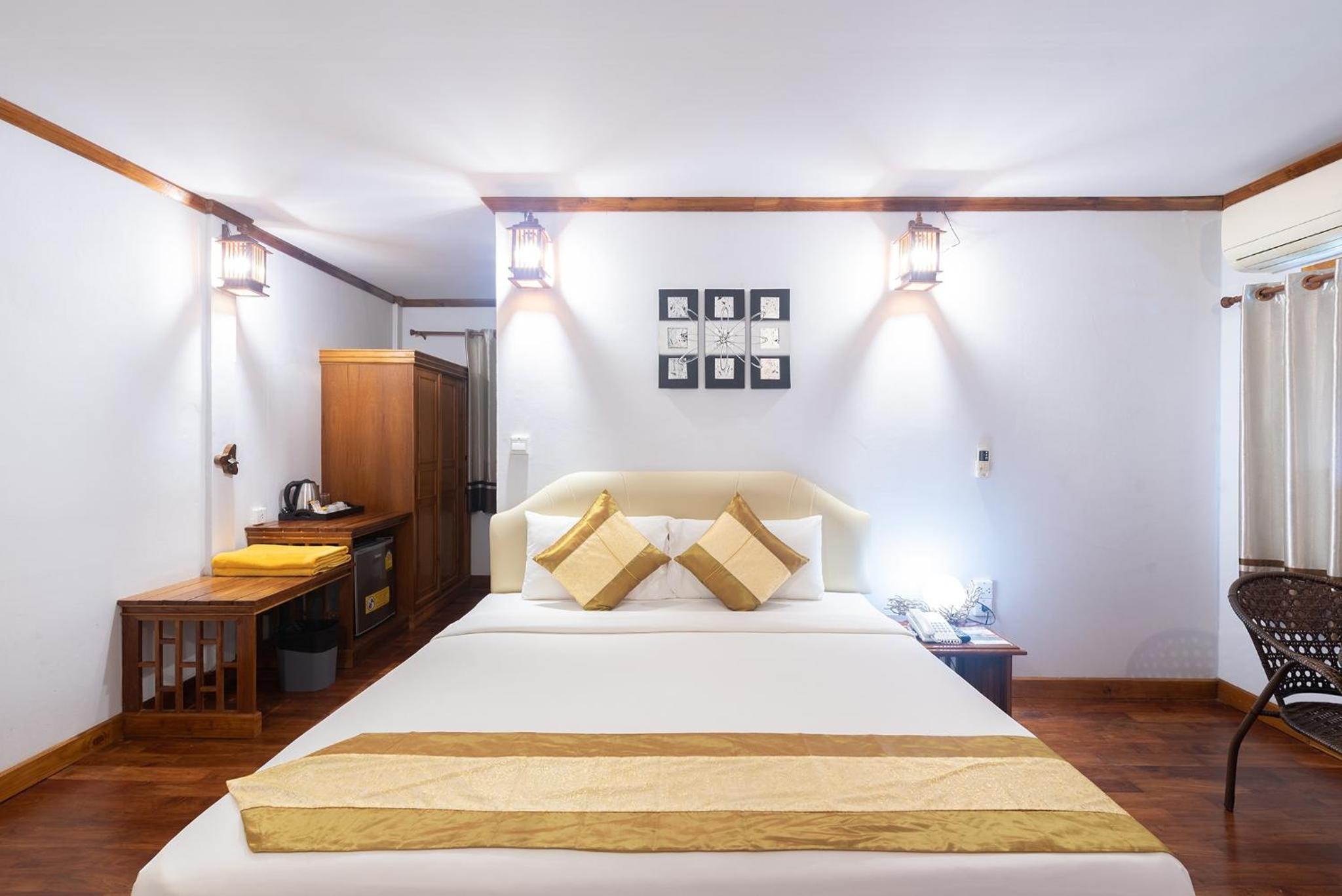 Superior Villa with Partial Sea View-Free Transfer to Tonsai Pier - Photo 1