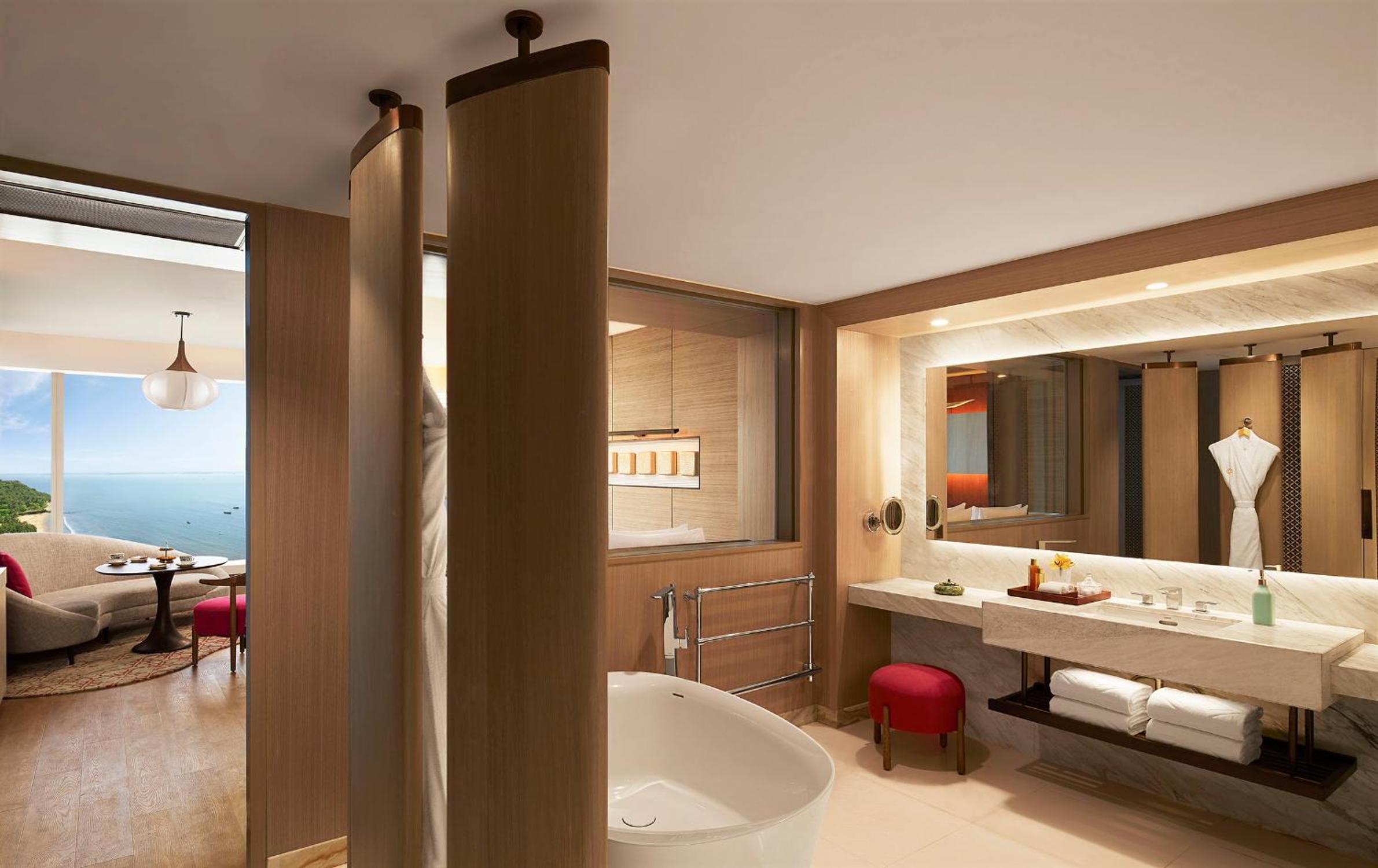Taj Club King Sea View