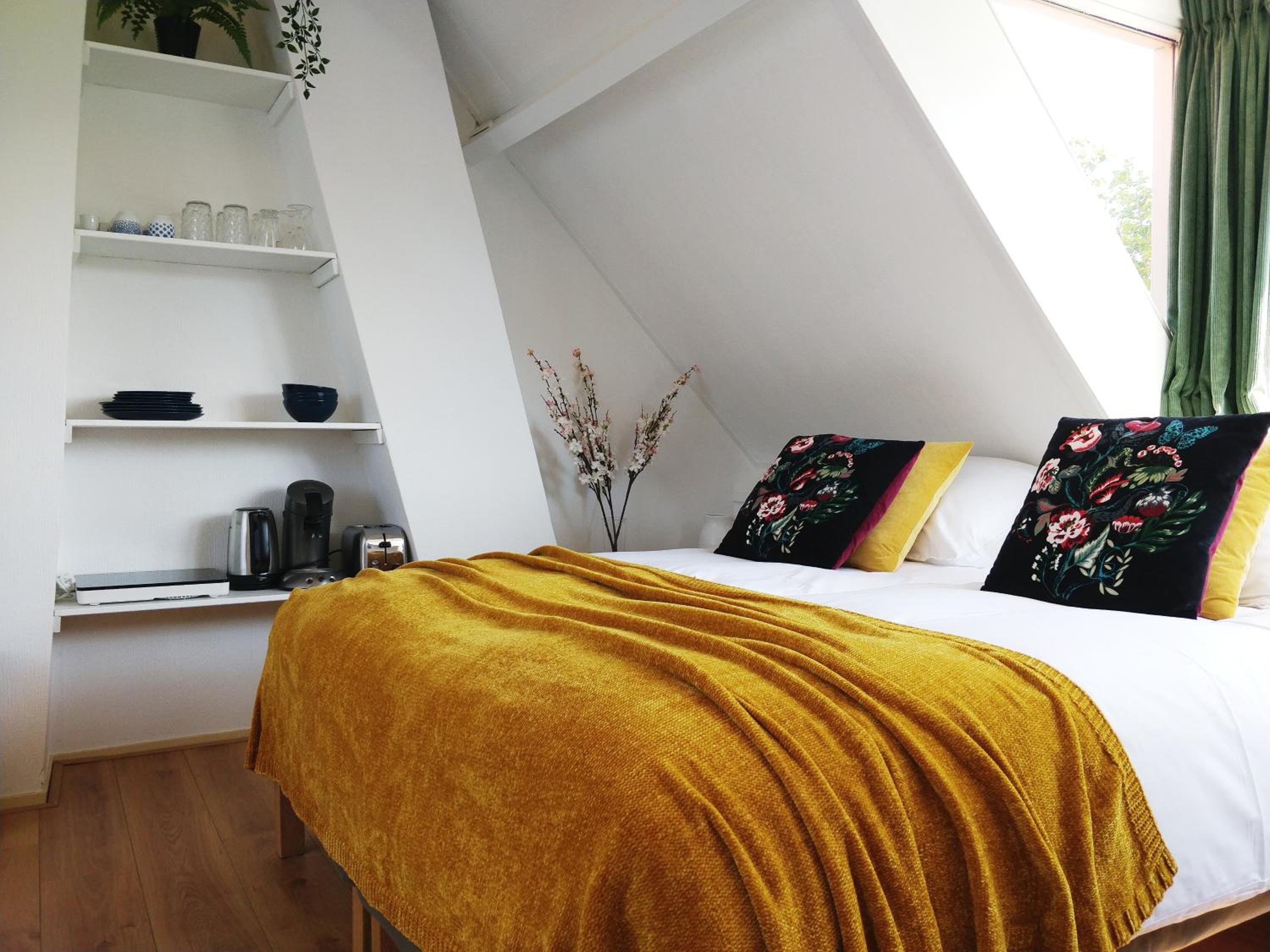 Studio Apartment photo 1