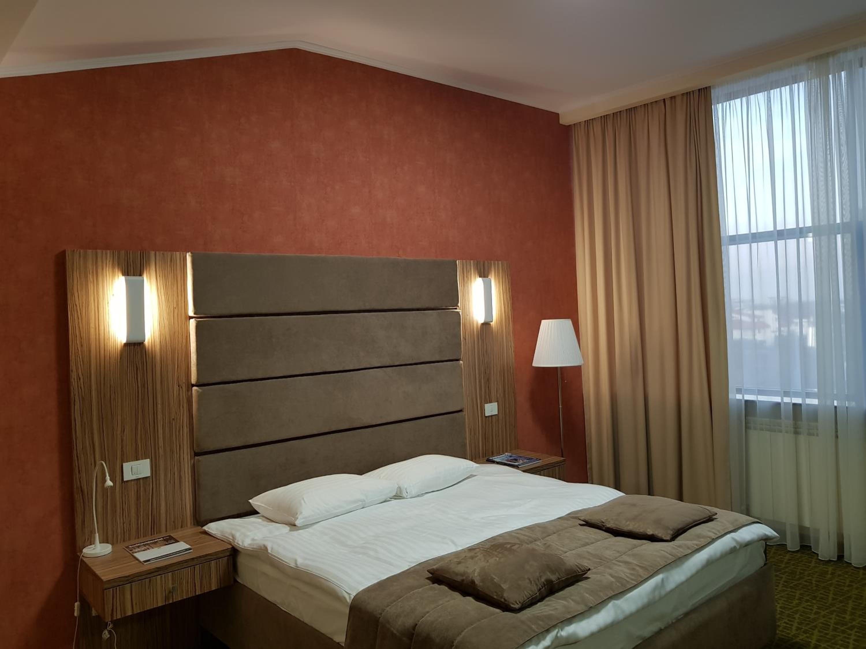 Standard King Room photo 3