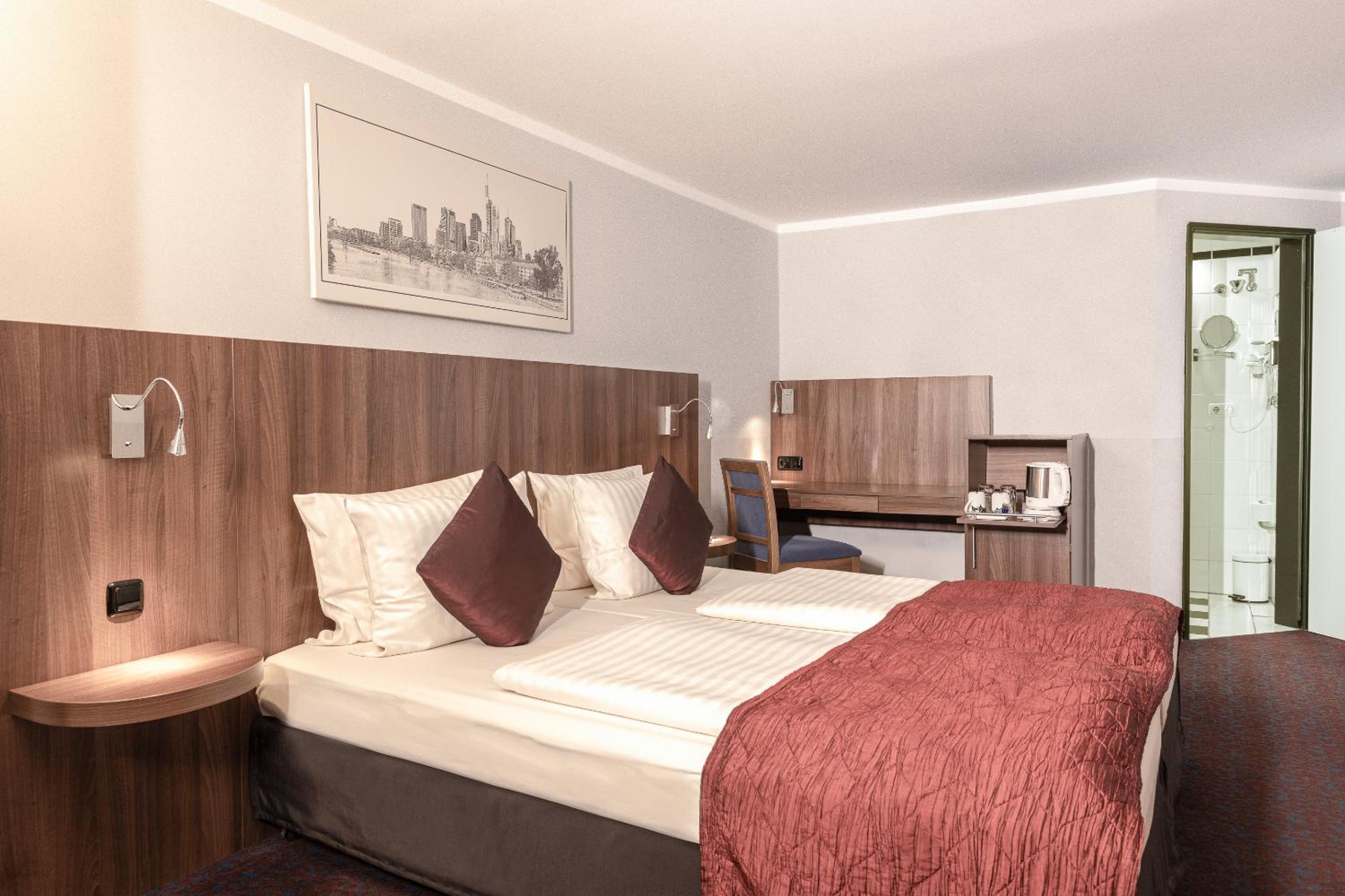 Double Room - Photo 6