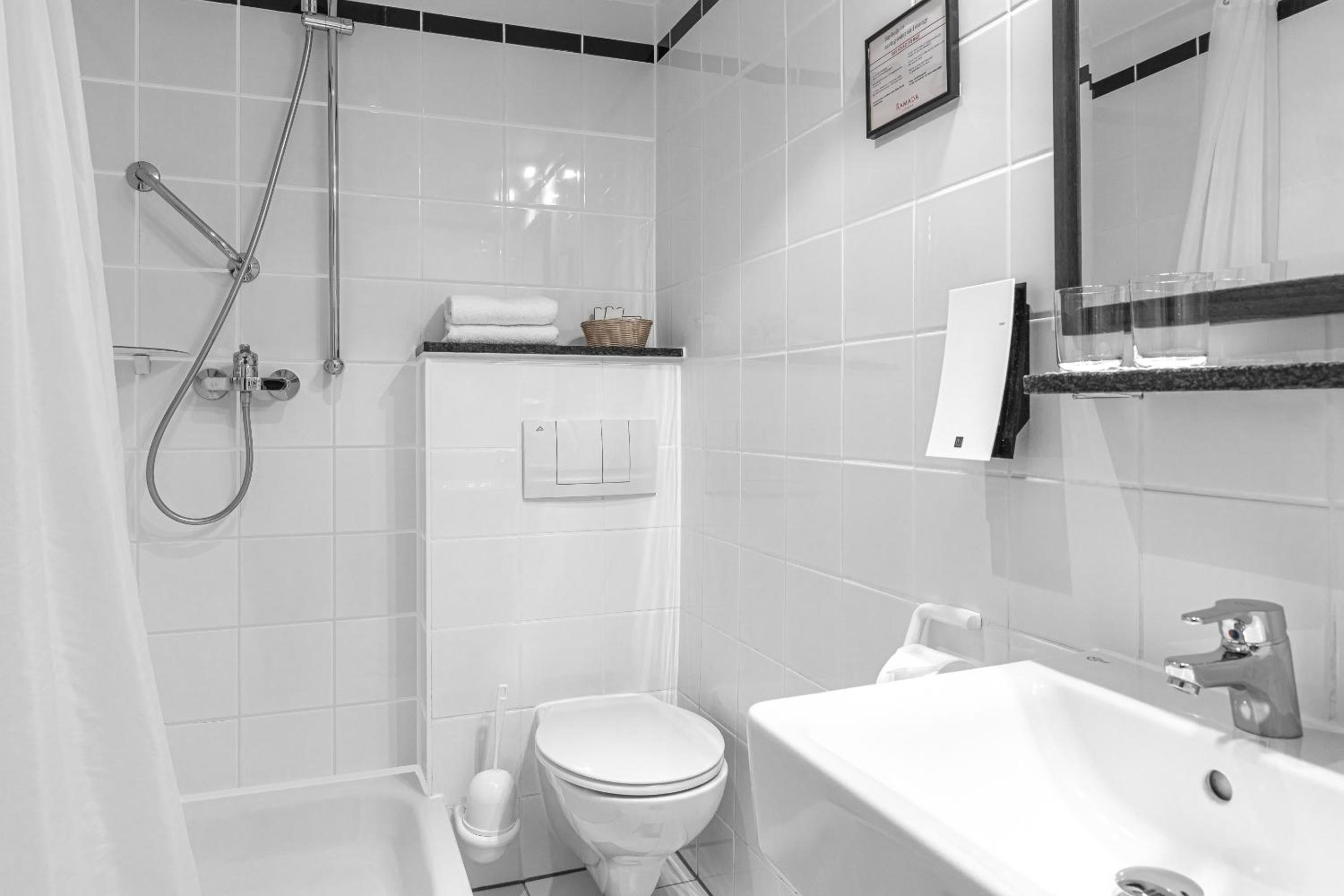 Double Room - Photo 4