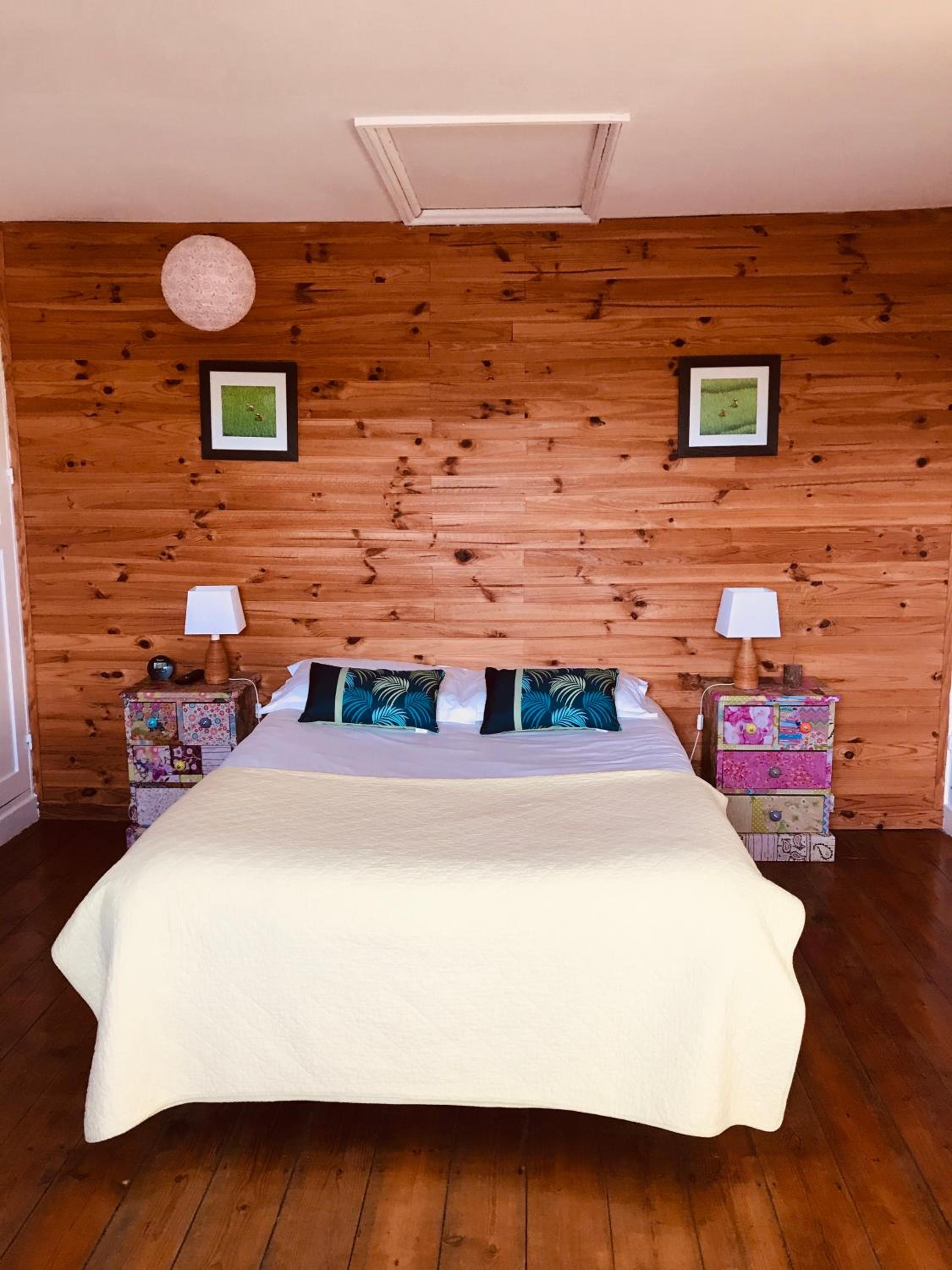 Budget Double Room - Photo 11