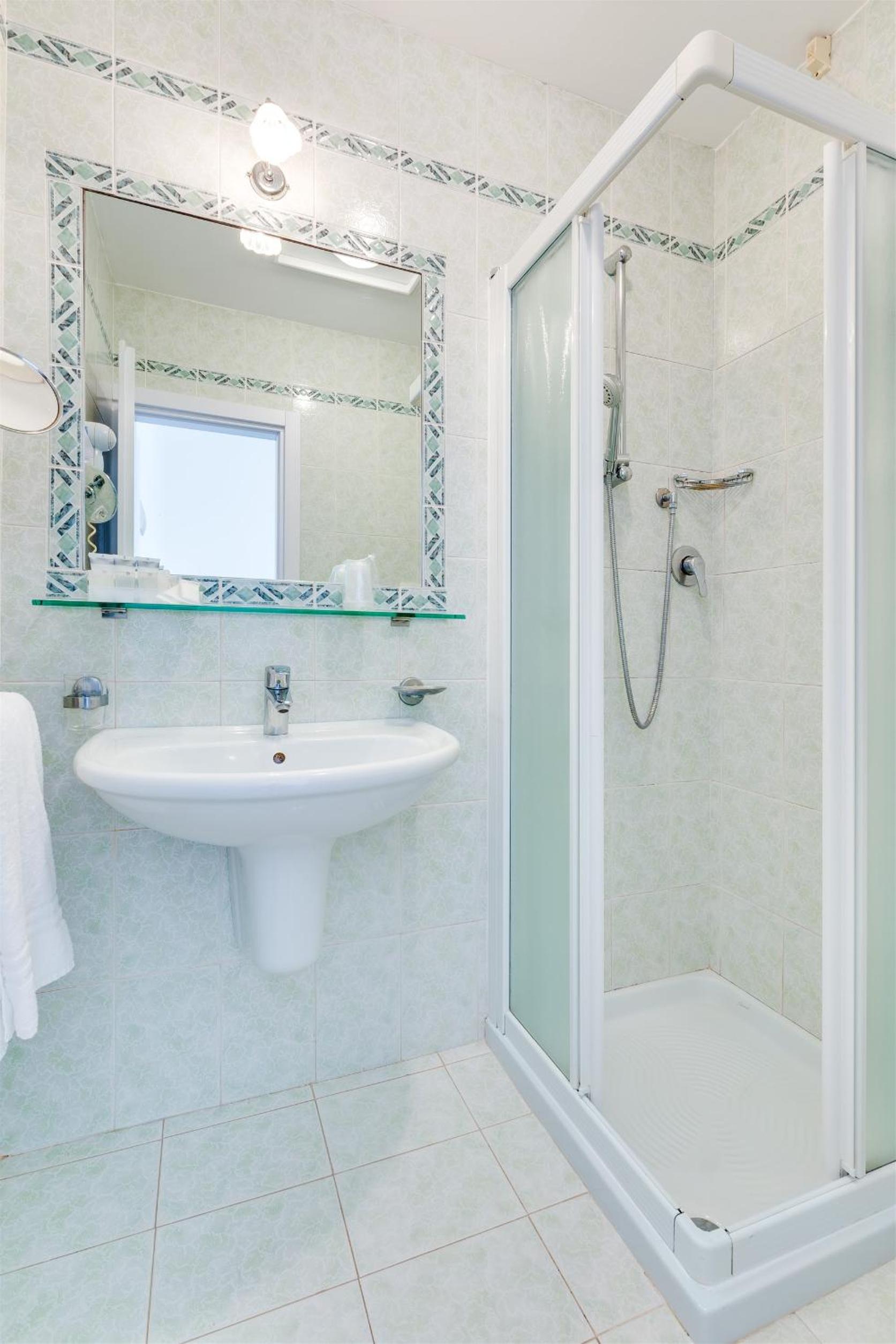 Comfort Triple Room
