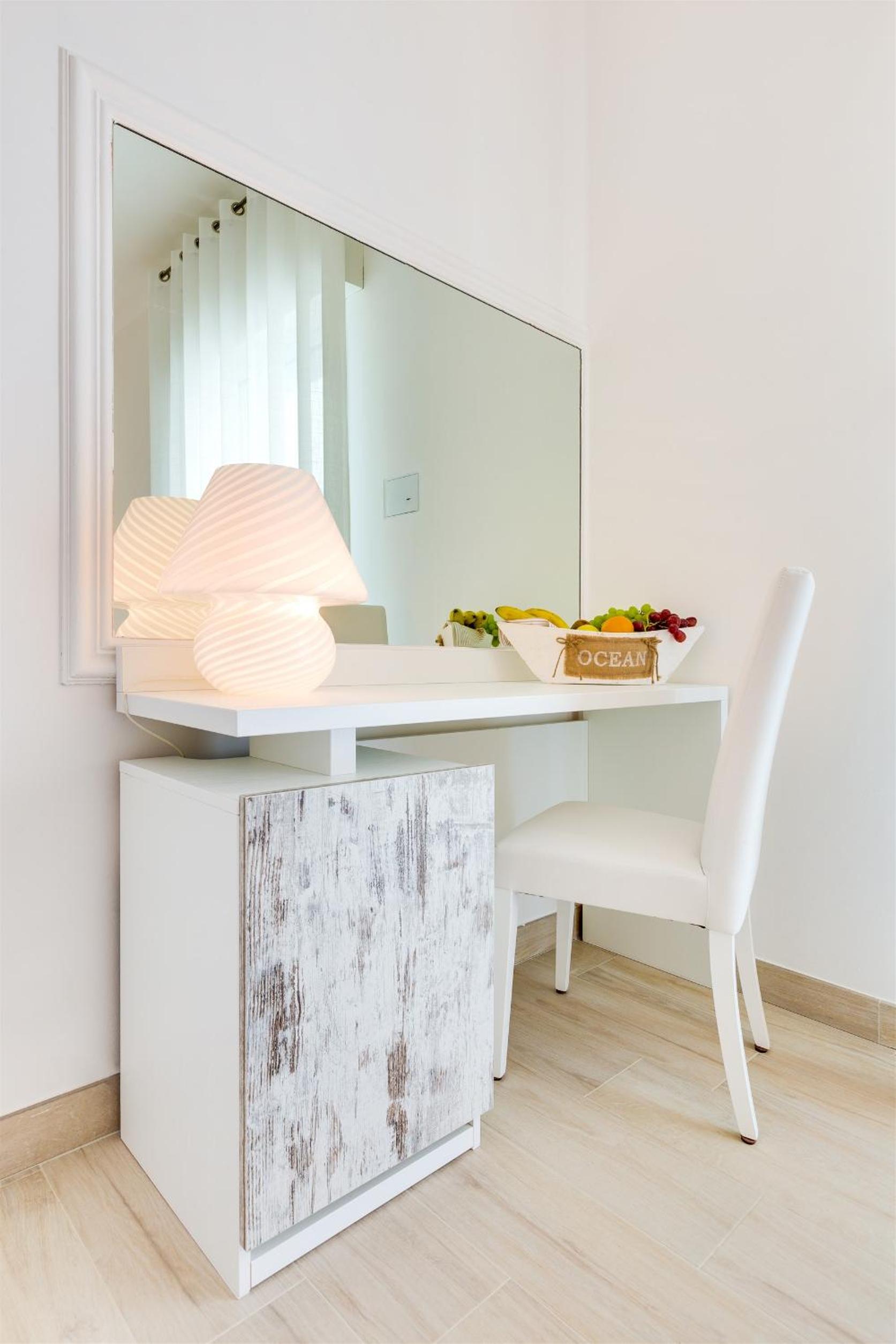 Comfort Double or Twin Room with Lateral Sea View