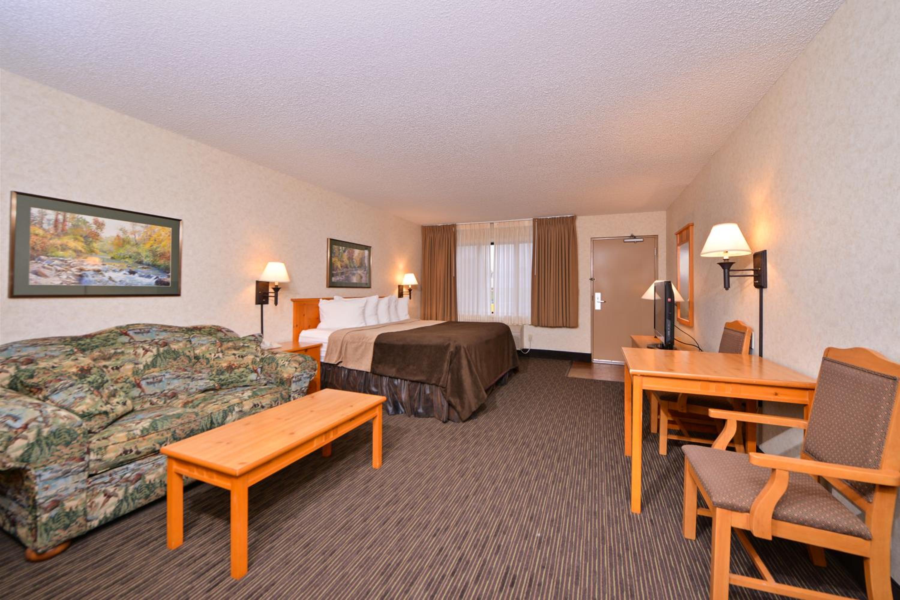 King Suite with Spa Bath - Photo 1