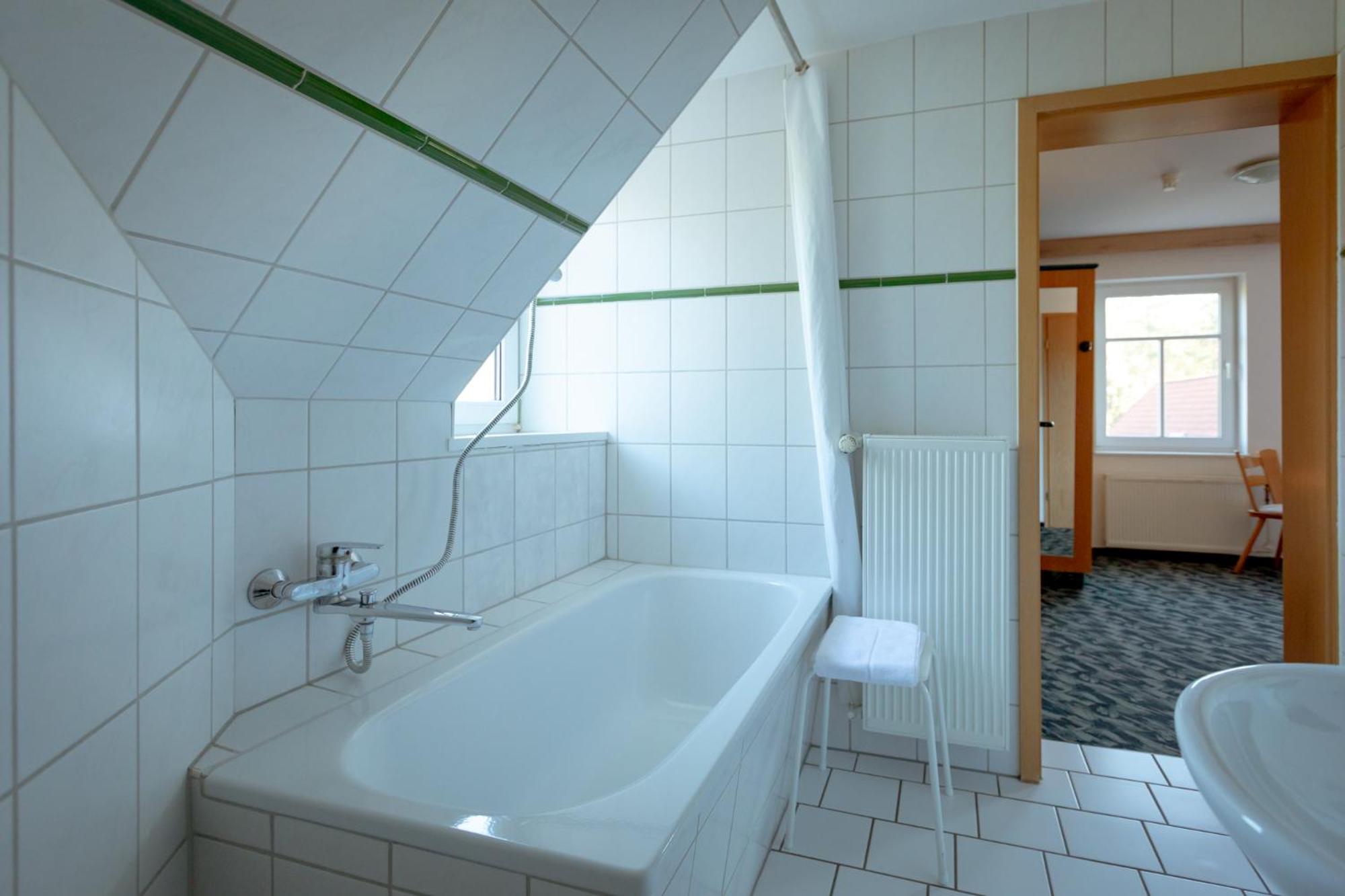 Standard Quadruple Room - Photo 4