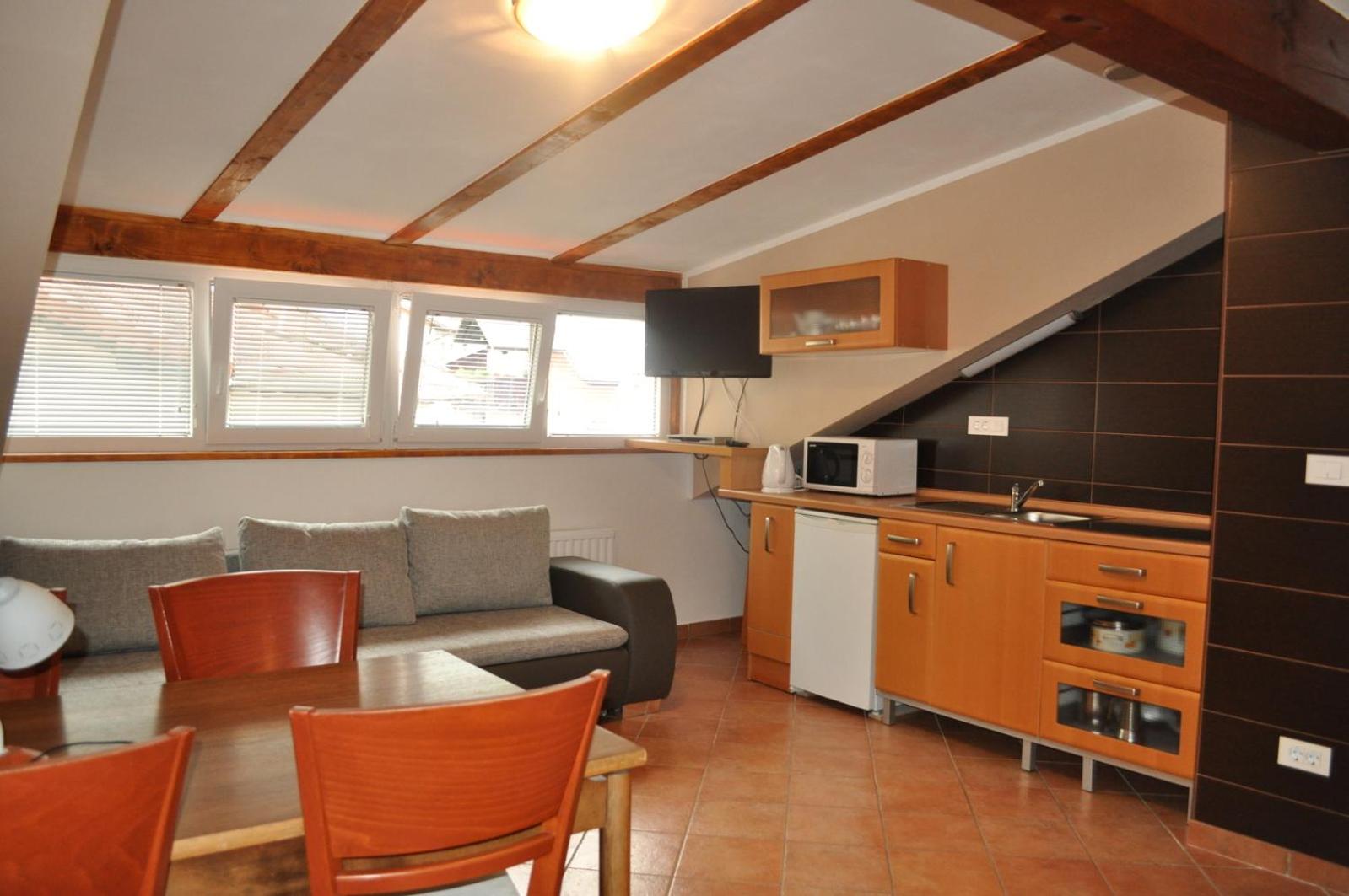 Two-Bedroom Apartment with Balcony photo 3