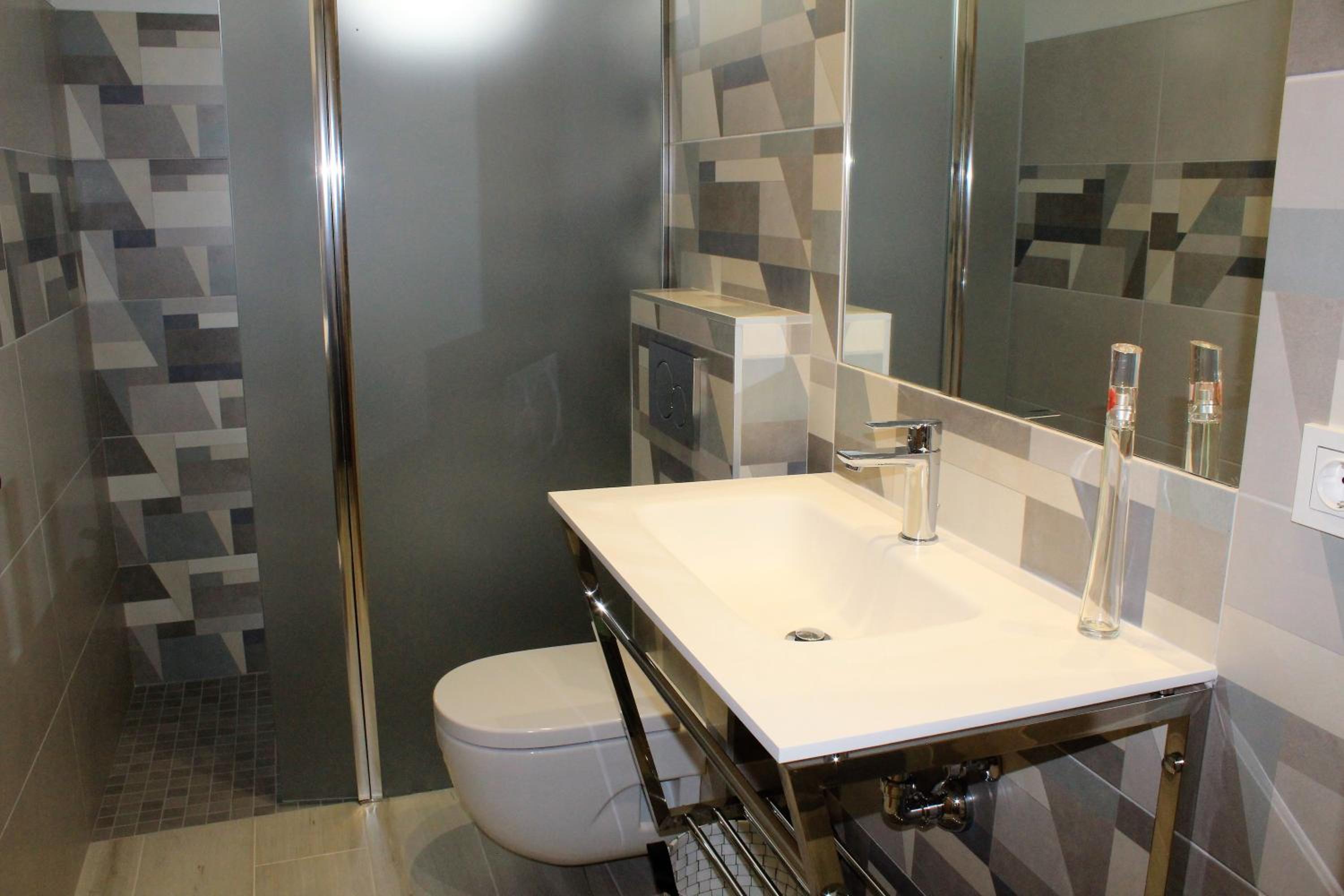 Apartment - Ground Floor - Photo 2