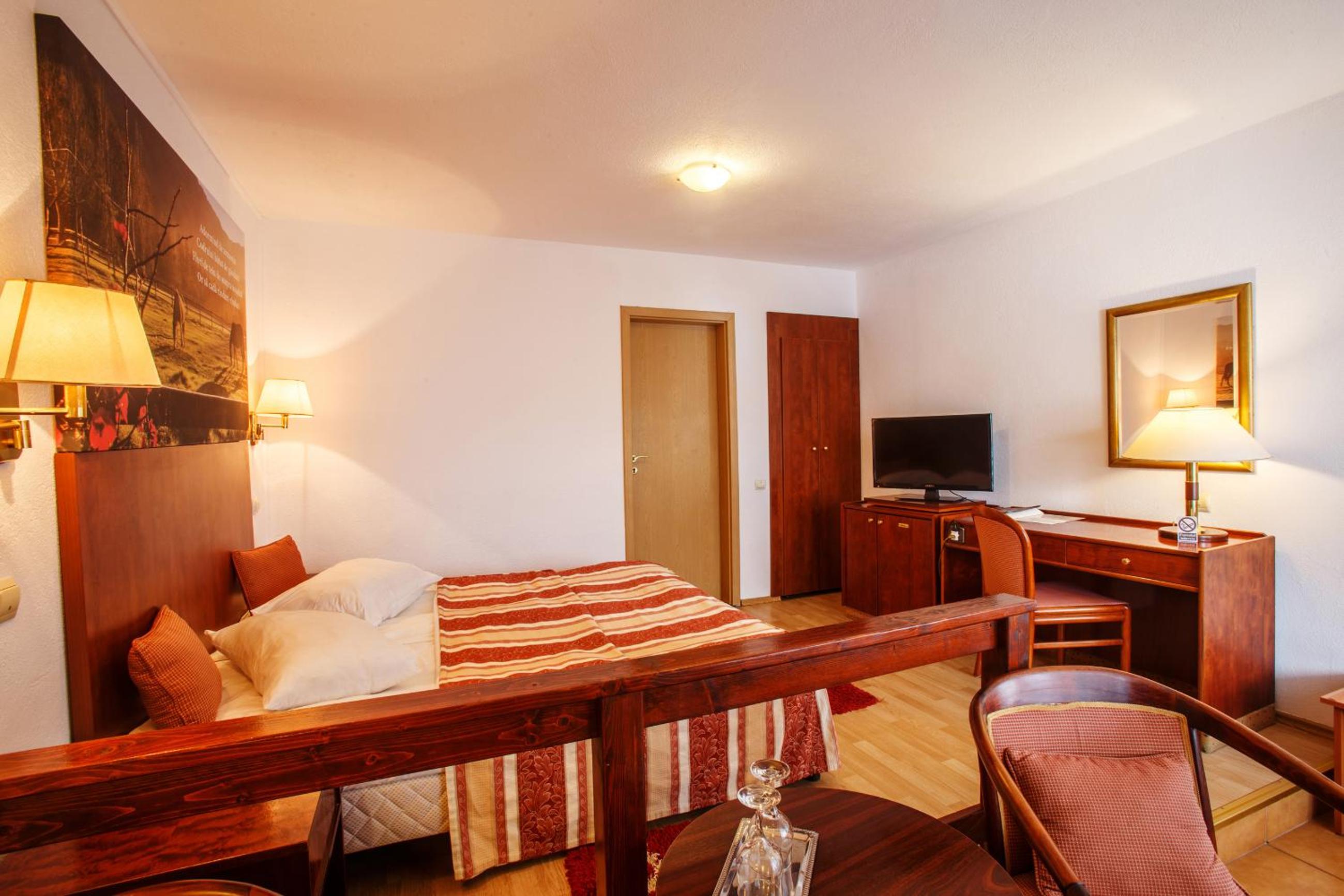 Double Room - Photo 2