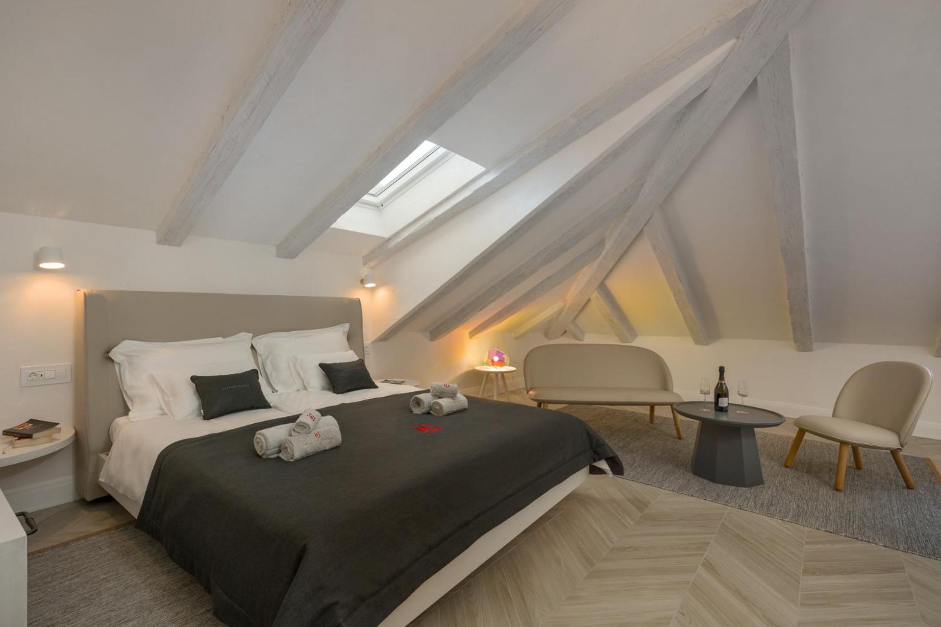 Deluxe Double Room with Castle View